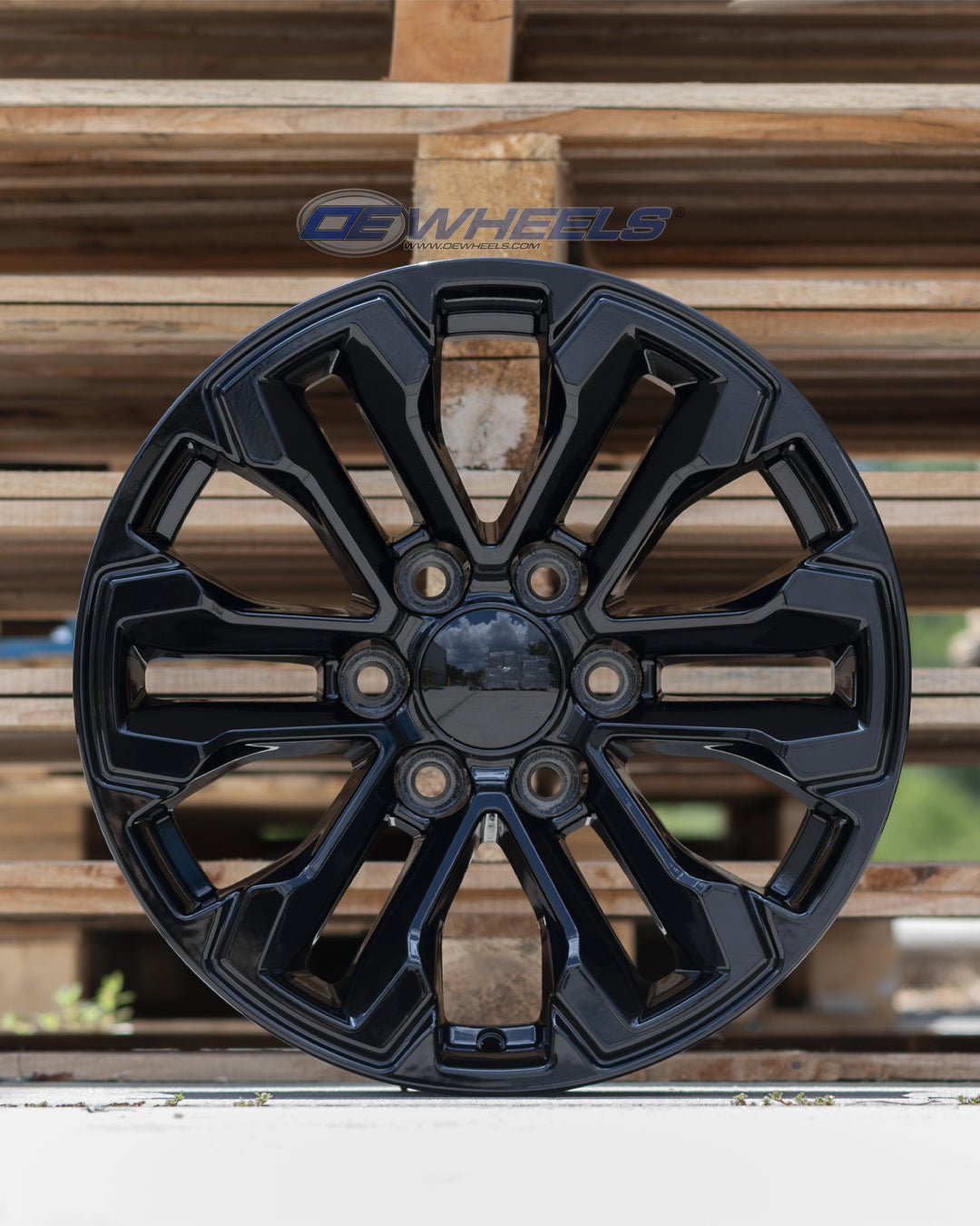 OE Wheels CV69-18085-6550-26B 18" Replica fits Chevrolet Silverado Gloss Black