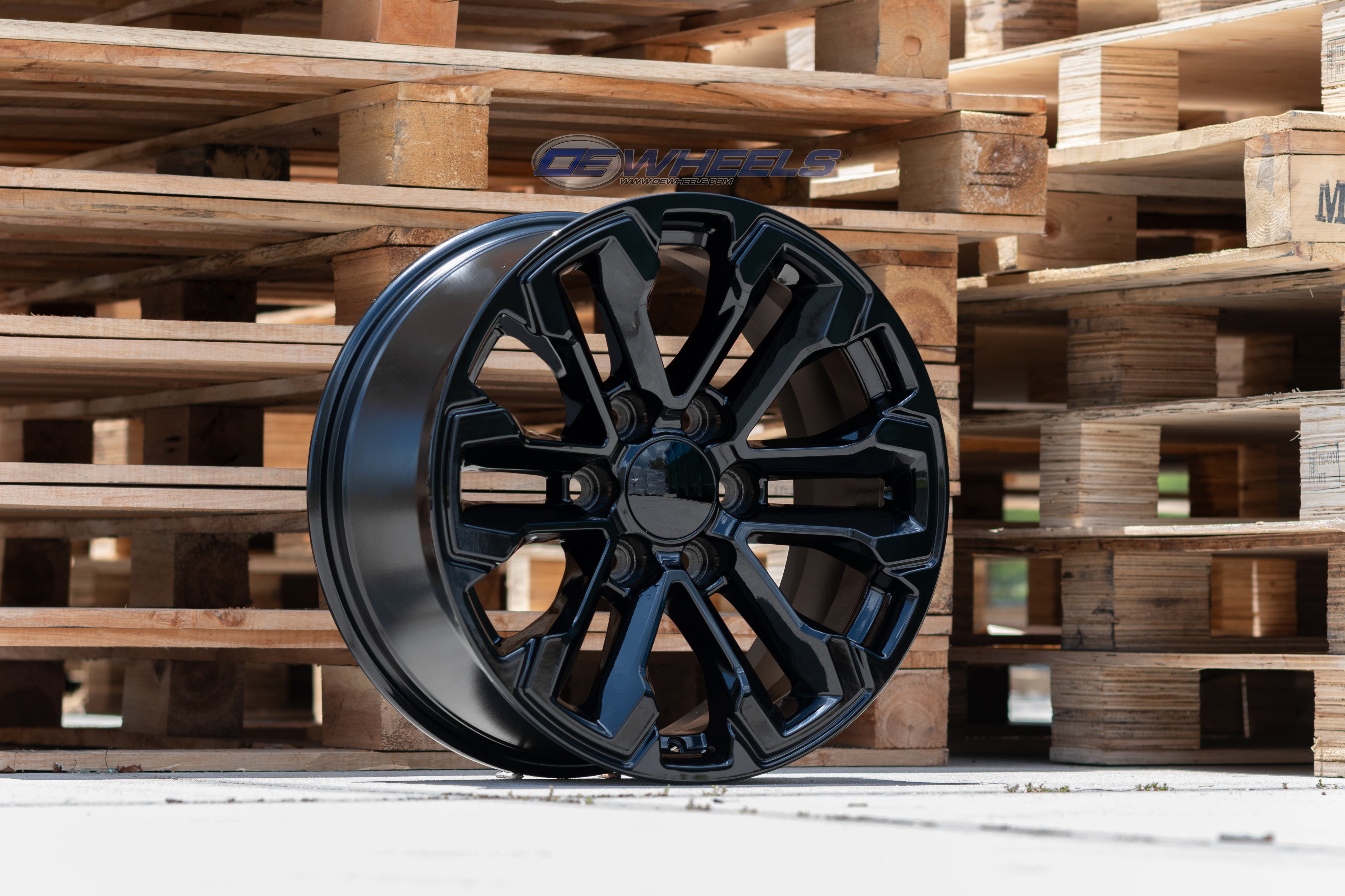 OE Wheels CV69-18085-6550-26B 18" Replica fits Chevrolet Silverado Gloss Black