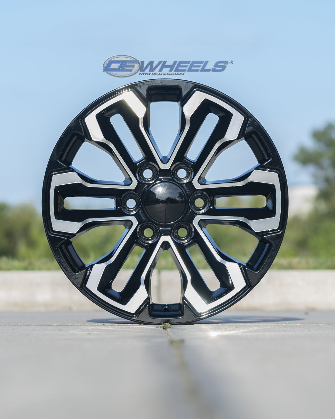 OE Wheels CV69-18085-6550-26MB 18" Replica fits Chevrolet Silverado Gloss Black