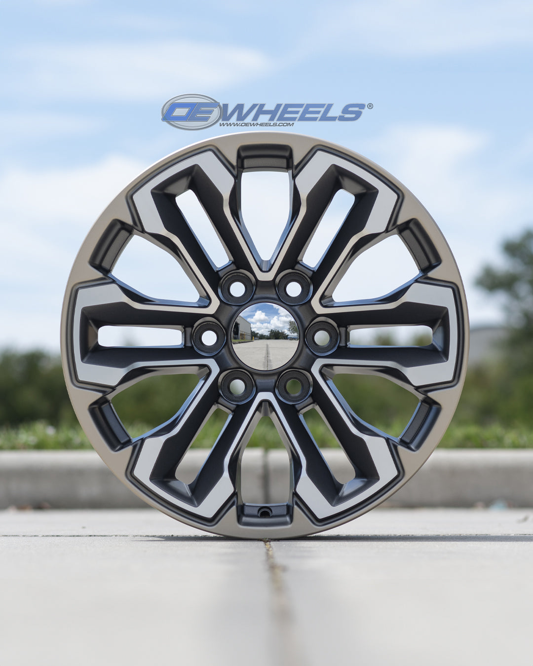 OE Wheels CV69-18085-6550-26MG1 18" Replica fits Chevrolet Silverado Gunmetal