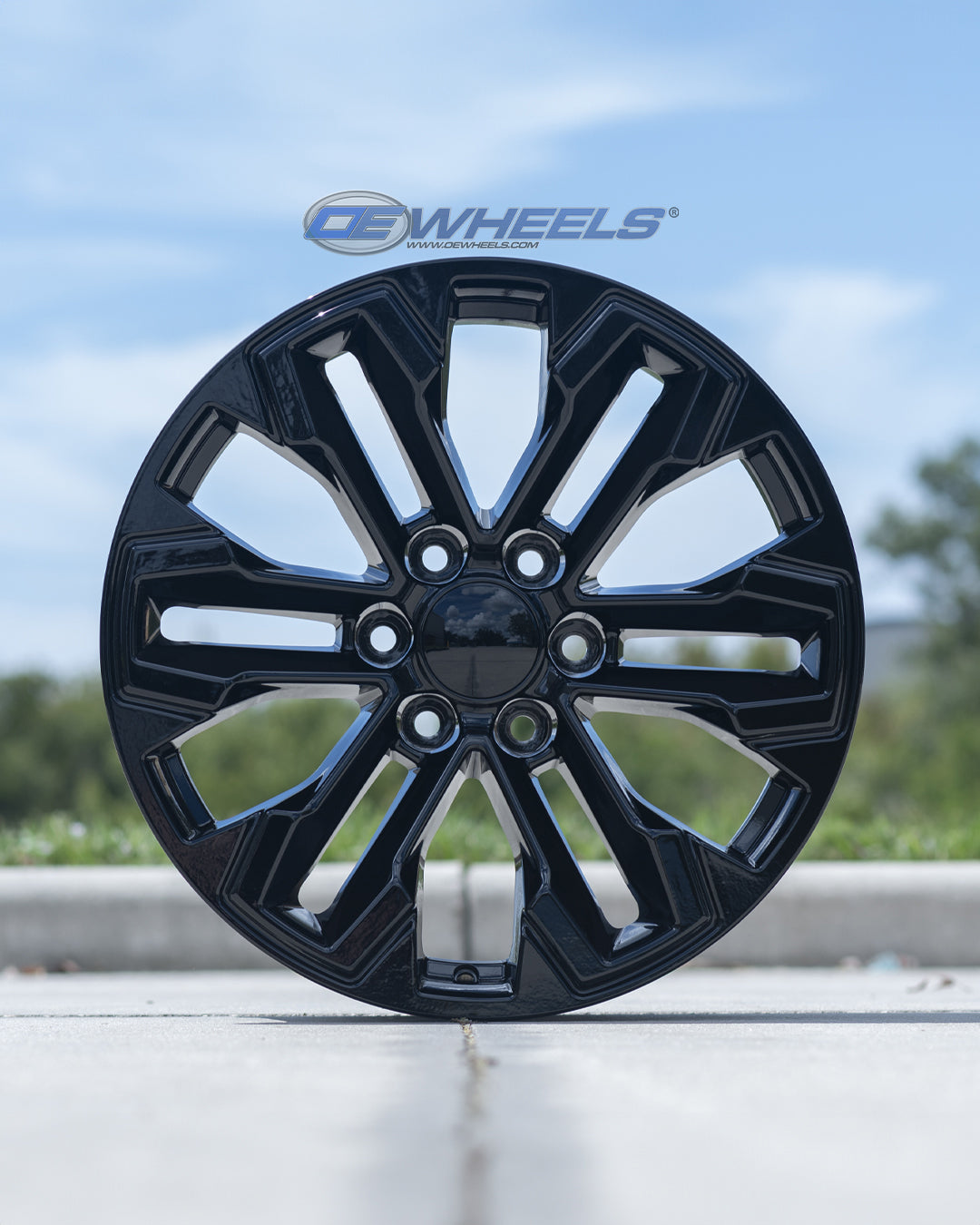 OE Wheels CV69-20090-6550-26B 20" Replica fits Chevrolet Silverado Gloss Black