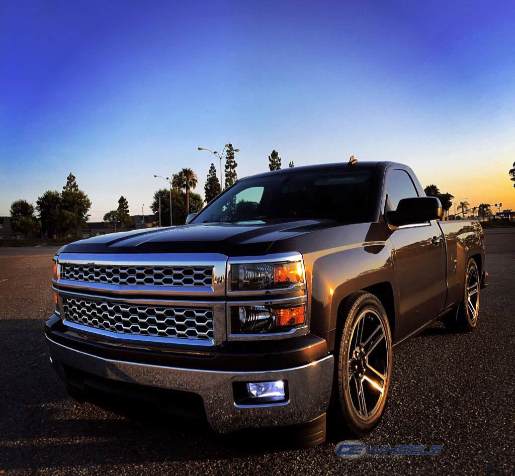 OE Wheels CV74B-22090-6550-24MB 22" Replica CV74B fits Chevrolet Silverado Black