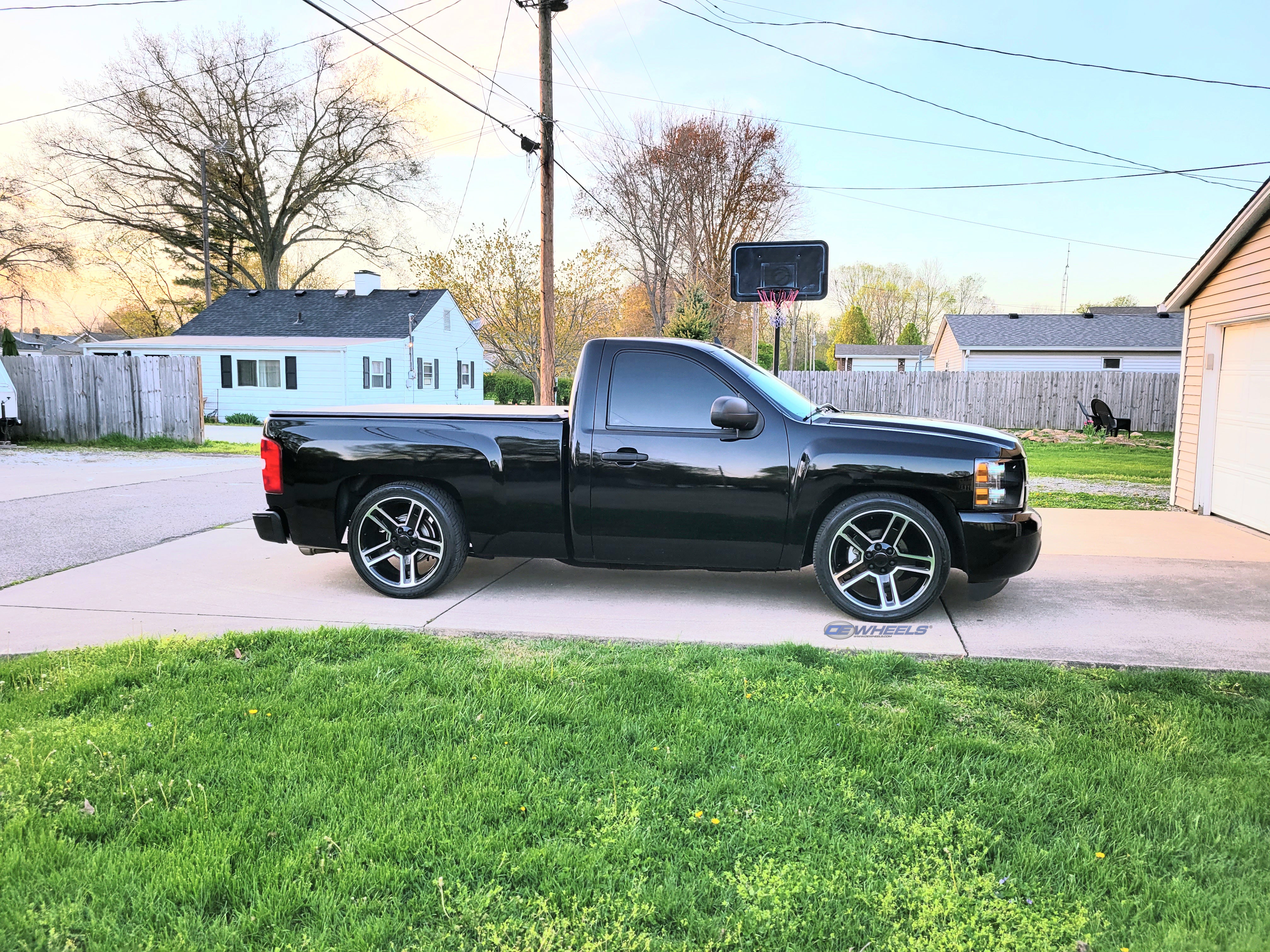 OE Wheels CV74B-22090-6550-24MB 22" Replica CV74B fits Chevrolet Silverado Black