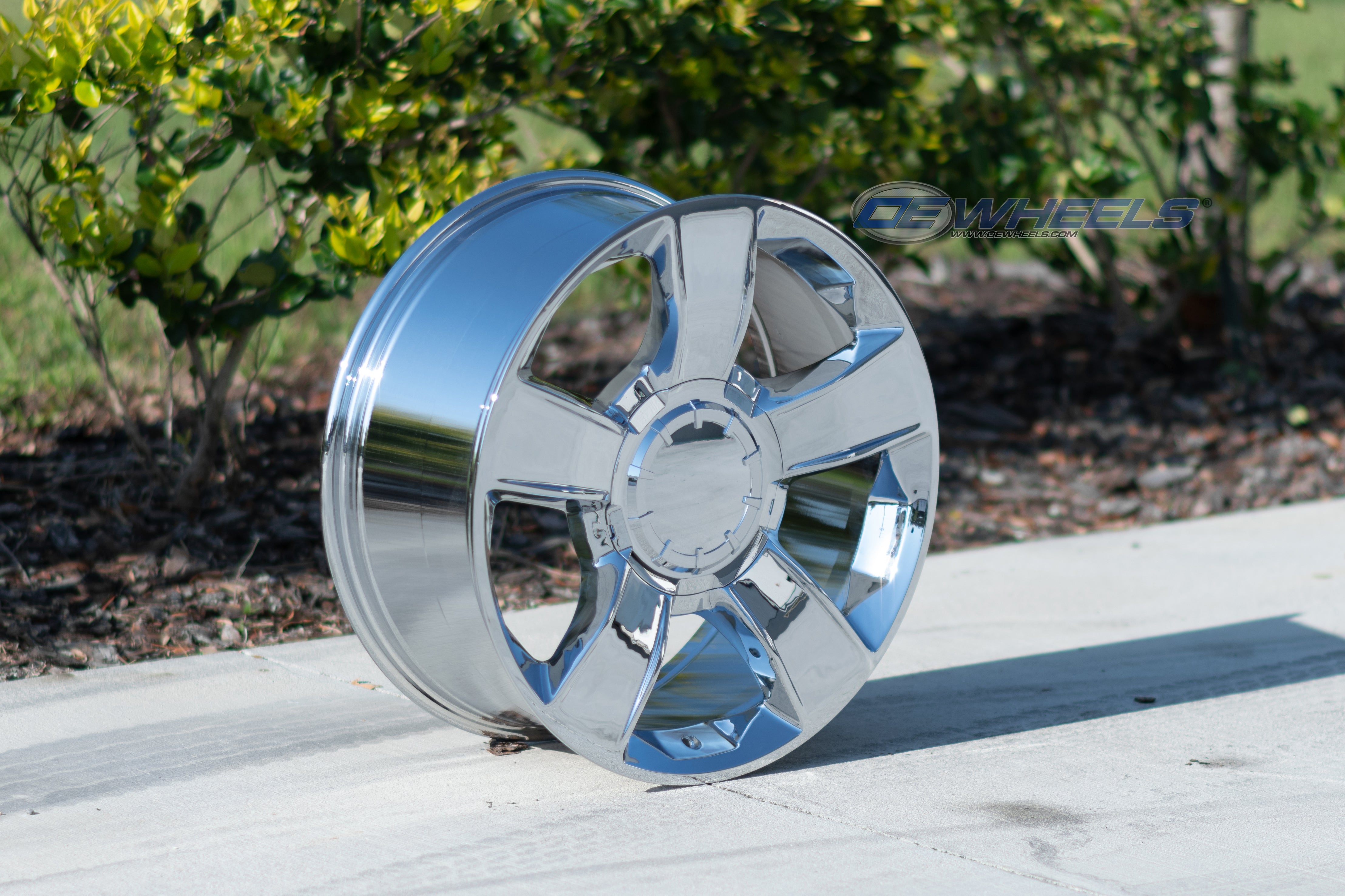 OE Wheels CV79-20085-6550-30C 20" Replica CV79 fits Chevrolet 20x8.5 Chrome