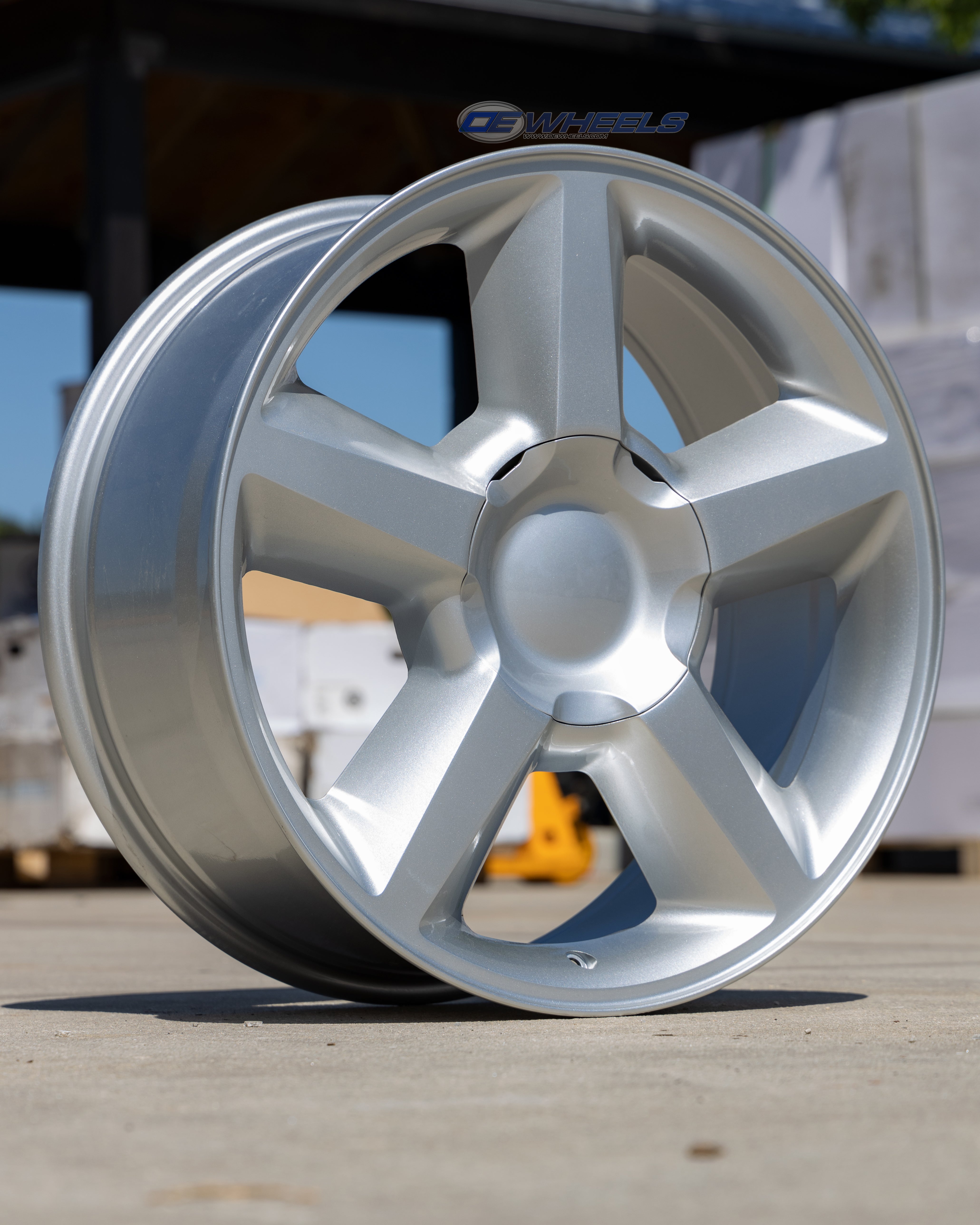 OE Wheels CV83-20085-6550-31S 20" Replica fits Chevrolet Tahoe 20x8.5 Silver