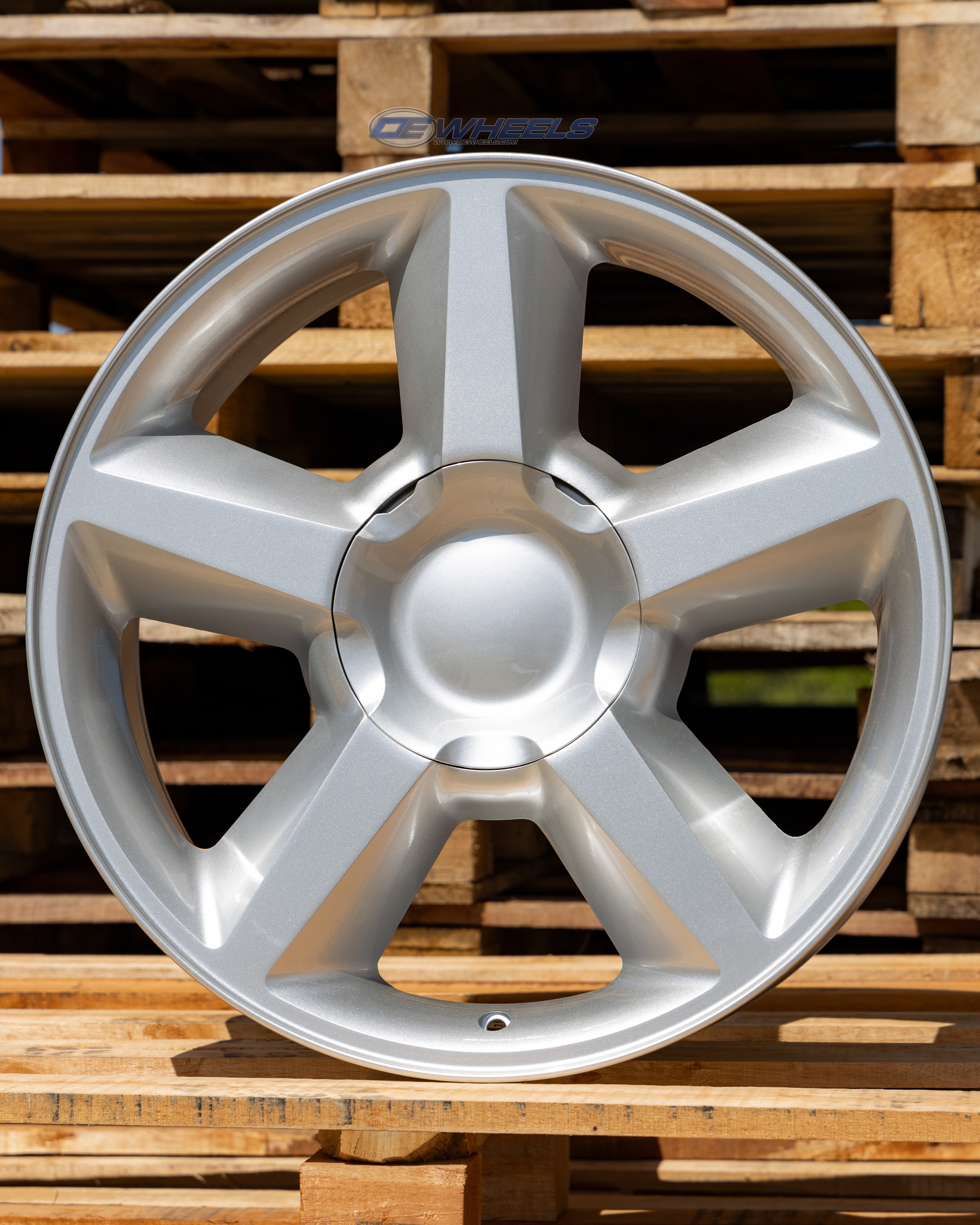 OE Wheels CV83-20085-6550-31S 20" Replica fits Chevrolet Tahoe 20x8.5 Silver