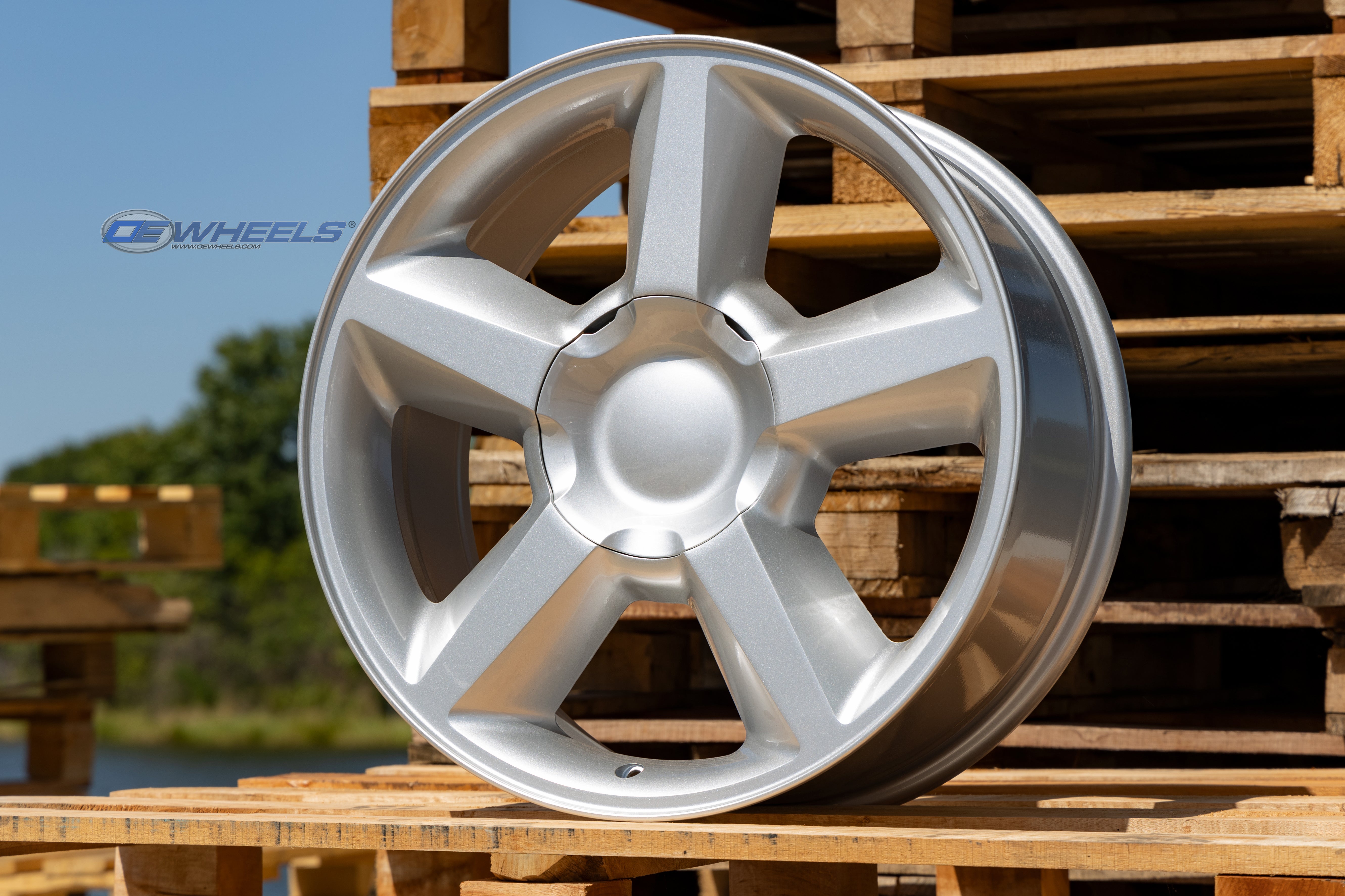 OE Wheels CV83-20085-6550-31S 20" Replica fits Chevrolet Tahoe 20x8.5 Silver