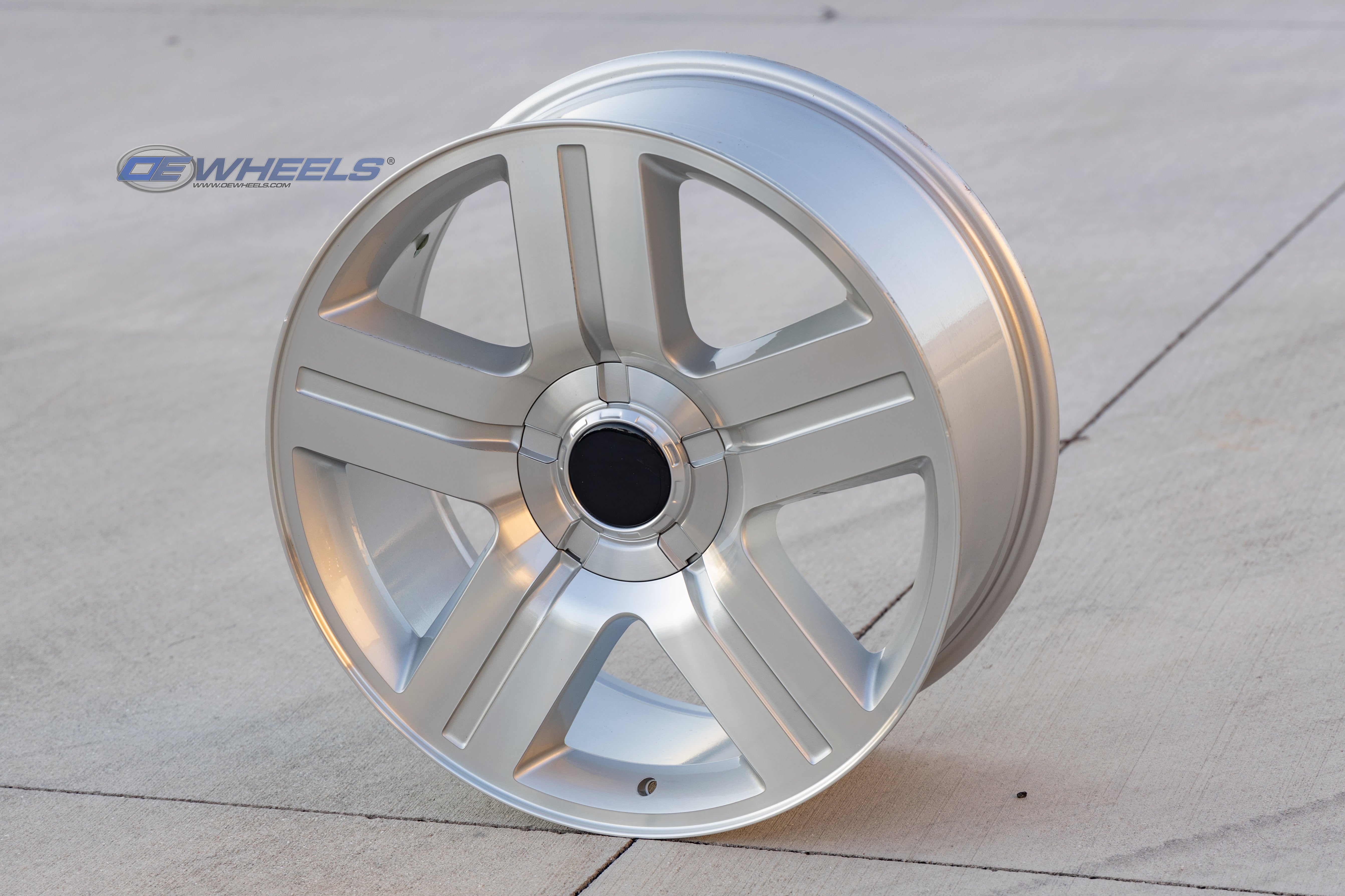 OE Wheels CV84-22090-6550-31MS 22" Replica fits Chevrolet Silverado Machined