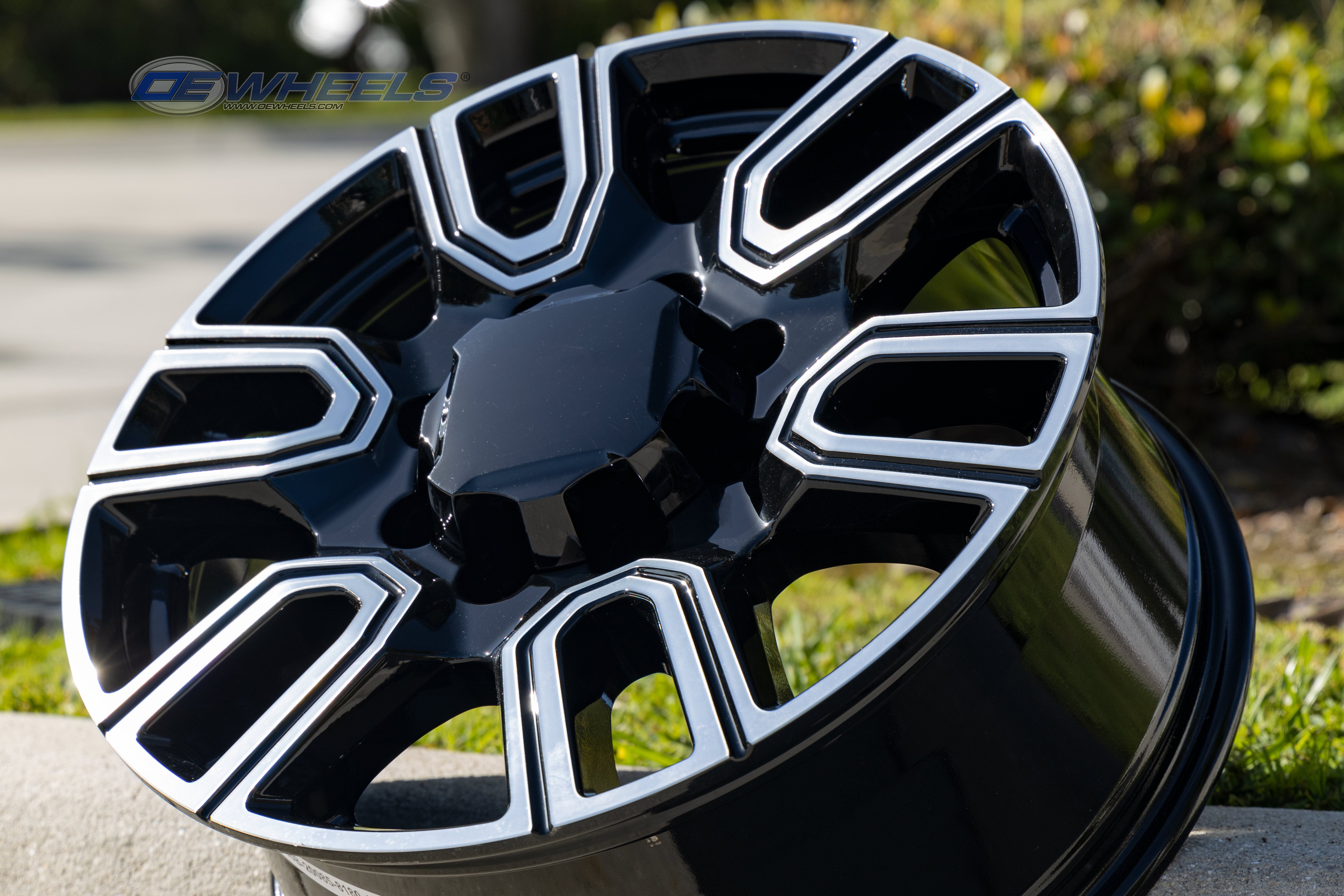 OE Wheels CV96B-20085-8180-47MB 20" Replica fits GMC Sierra 2500/3500 Black