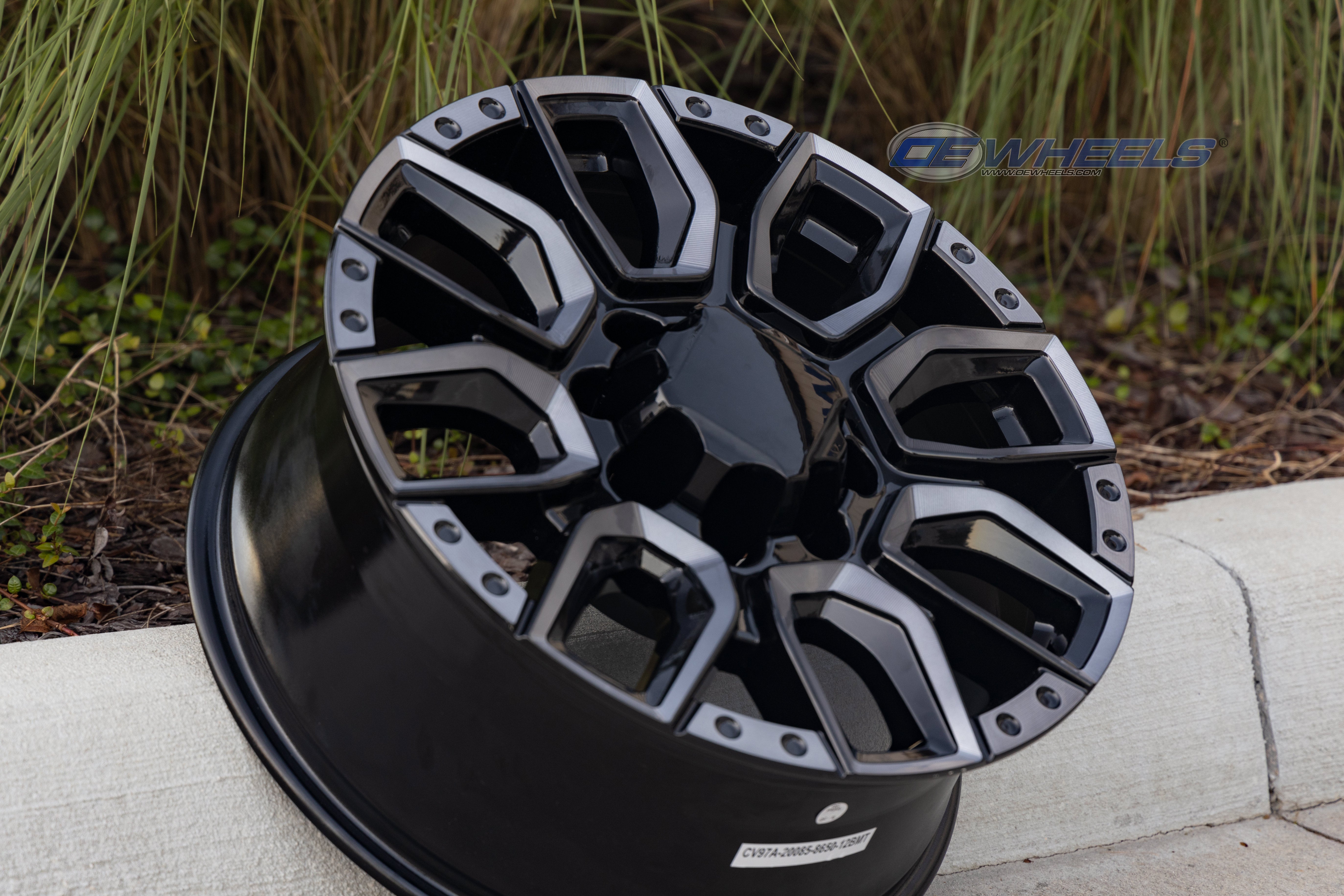 OE Wheels CV97B-20085-8180-47BM 20" Replica fits GMC Sierra 2500/3500 Black