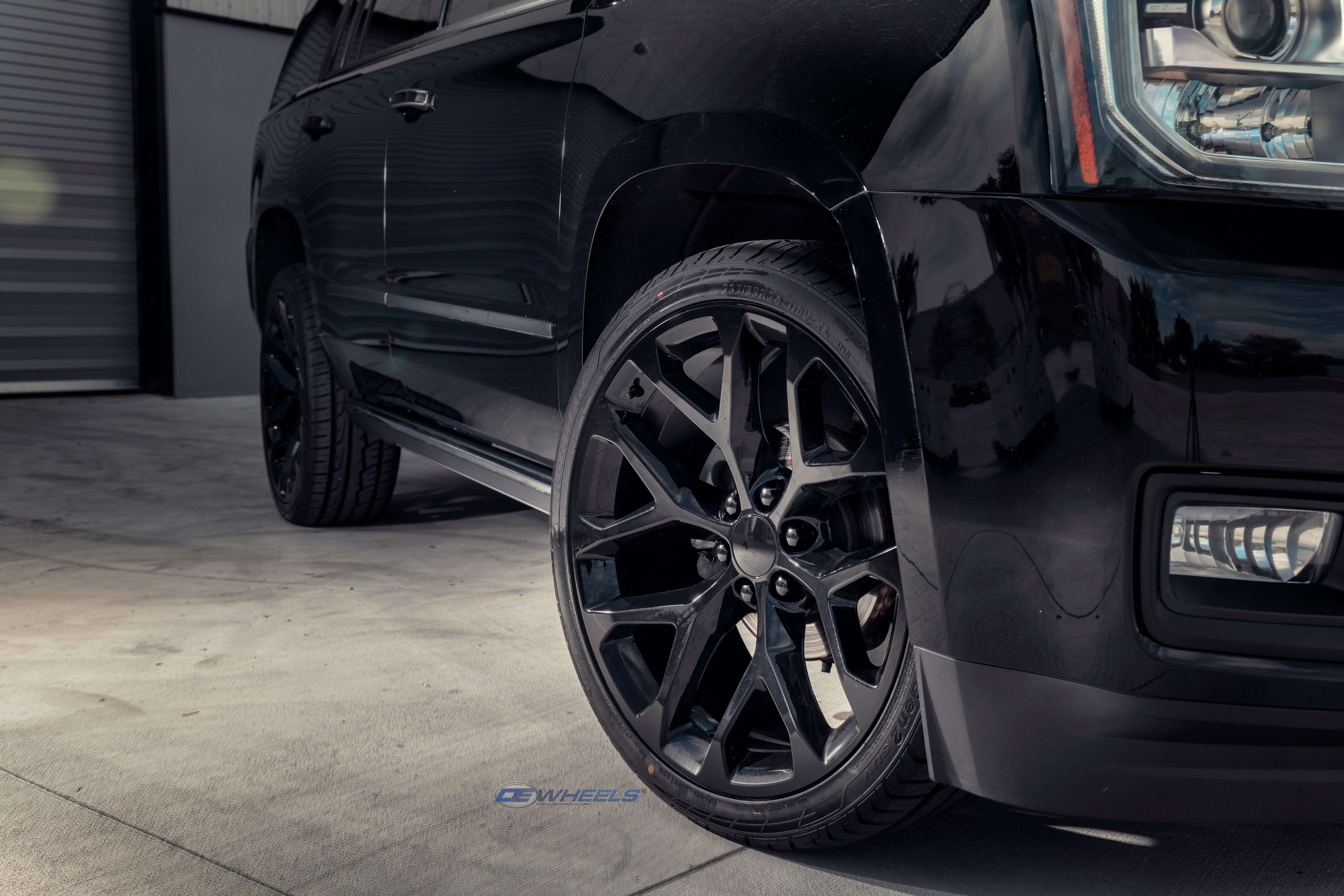 OE Wheels CV98B-24100-6550-24B 24" Replica fits Chevy Silverado Gloss Black