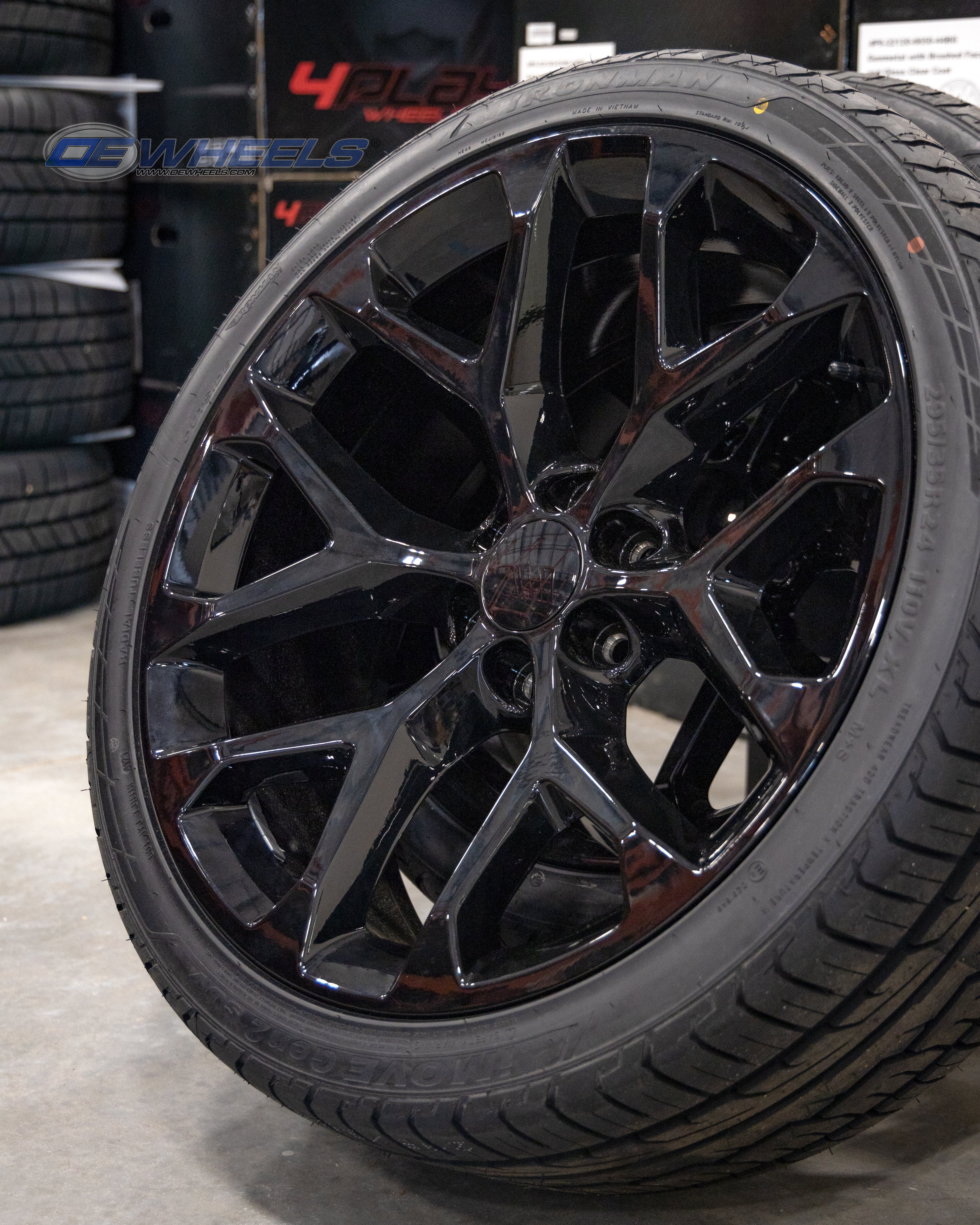 OE Wheels CV98B-24100-6550-24B 24" Replica fits Chevy Silverado Gloss Black