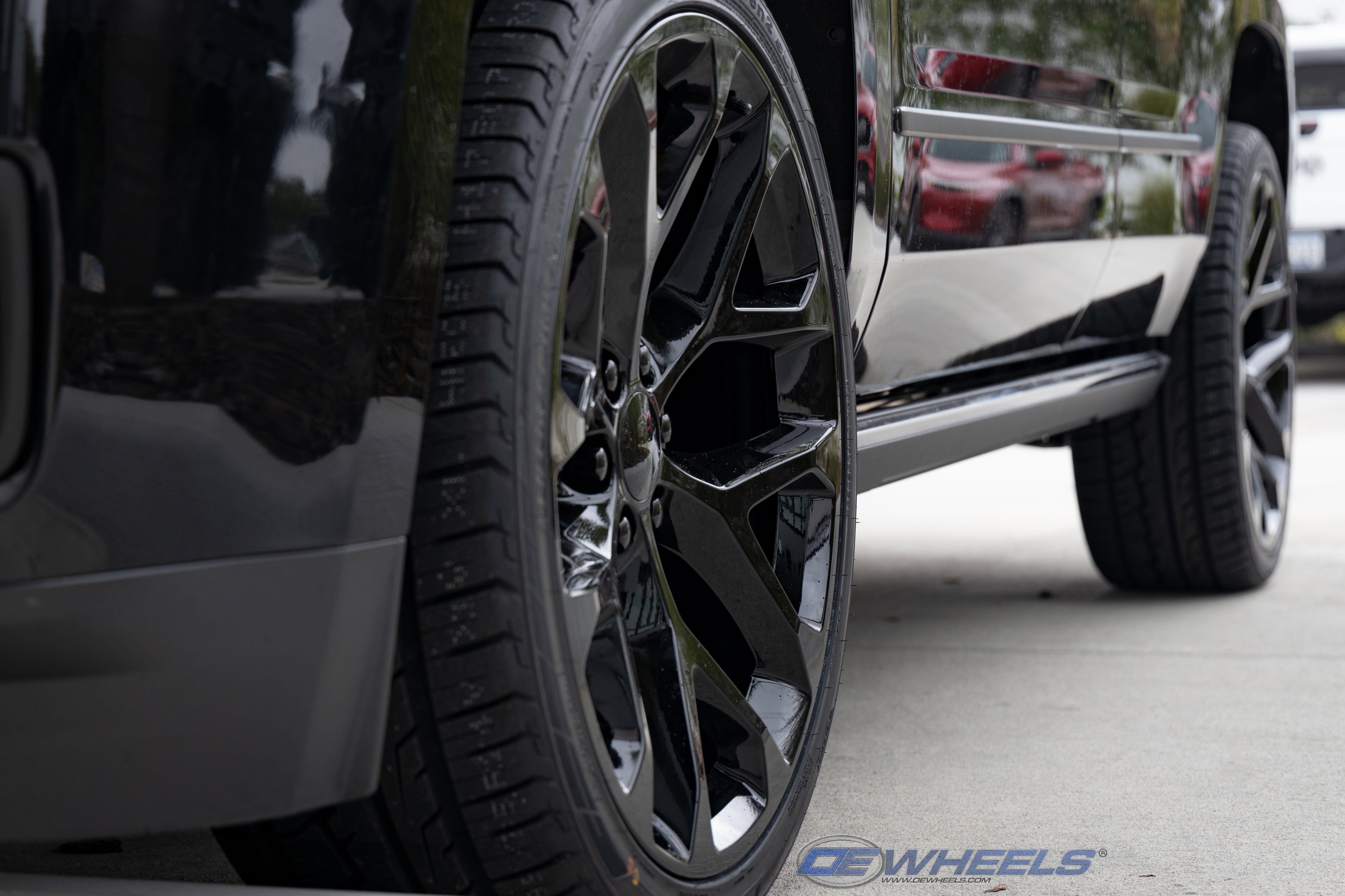 OE Wheels CV98B-24100-6550-24B 24" Replica fits Chevy Silverado Gloss Black