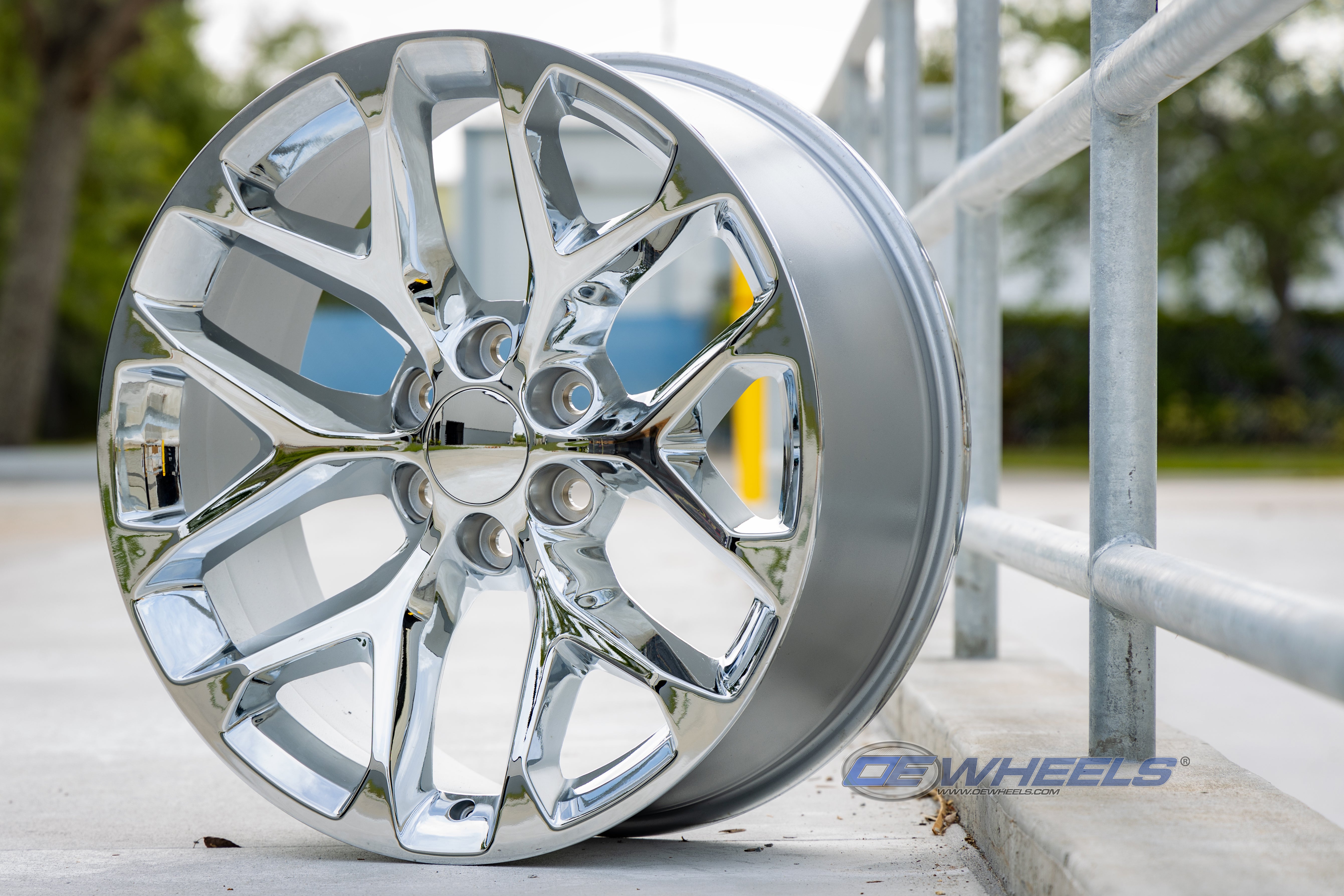 OE Wheels CV98C-22090-6550-28C 22" Replica fits Chevrolet Silverado 1500 Chrome