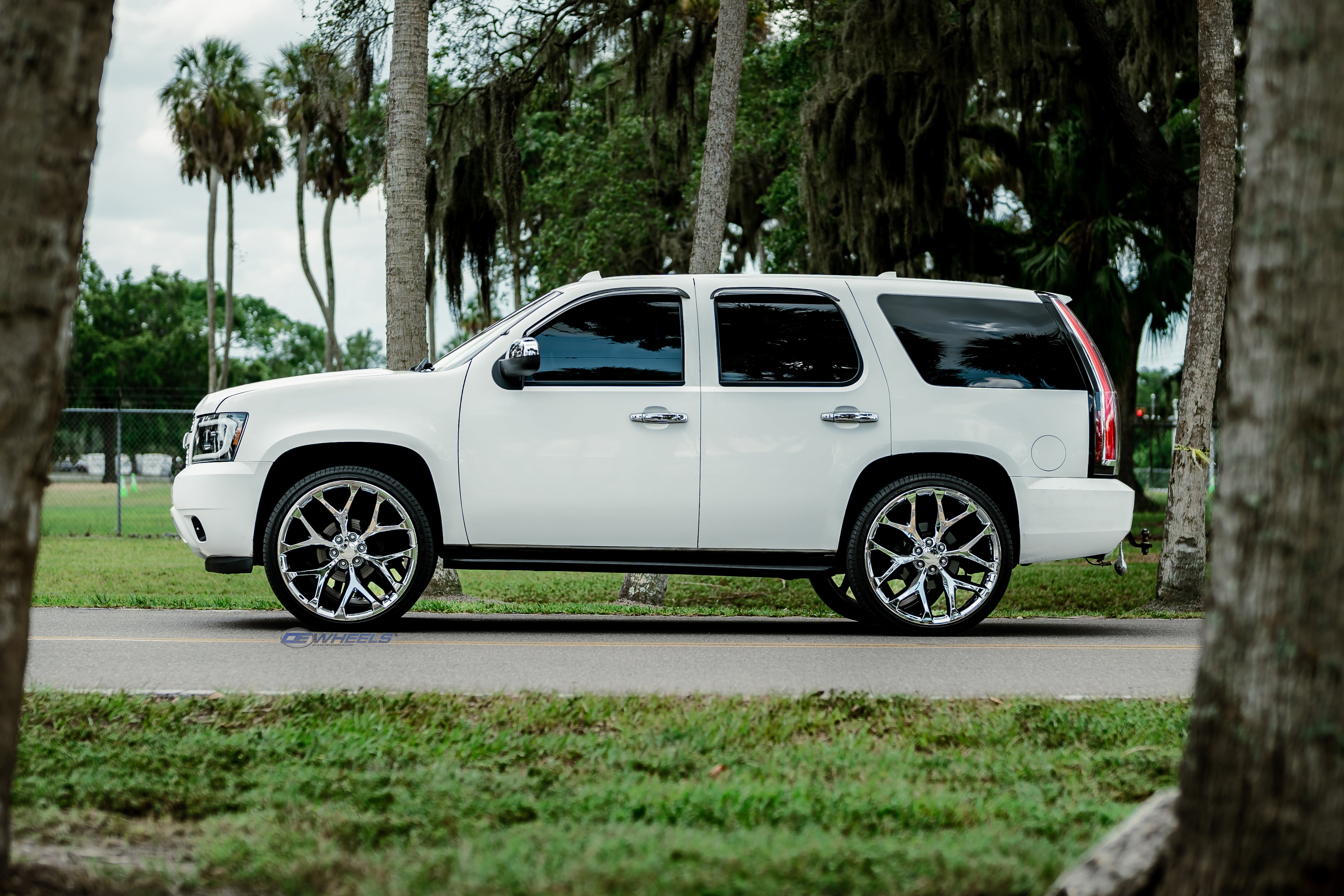 OE Wheels CV98B-26100-6550-24C 26" Replica CV98B fits Chevy Silverado Chrome