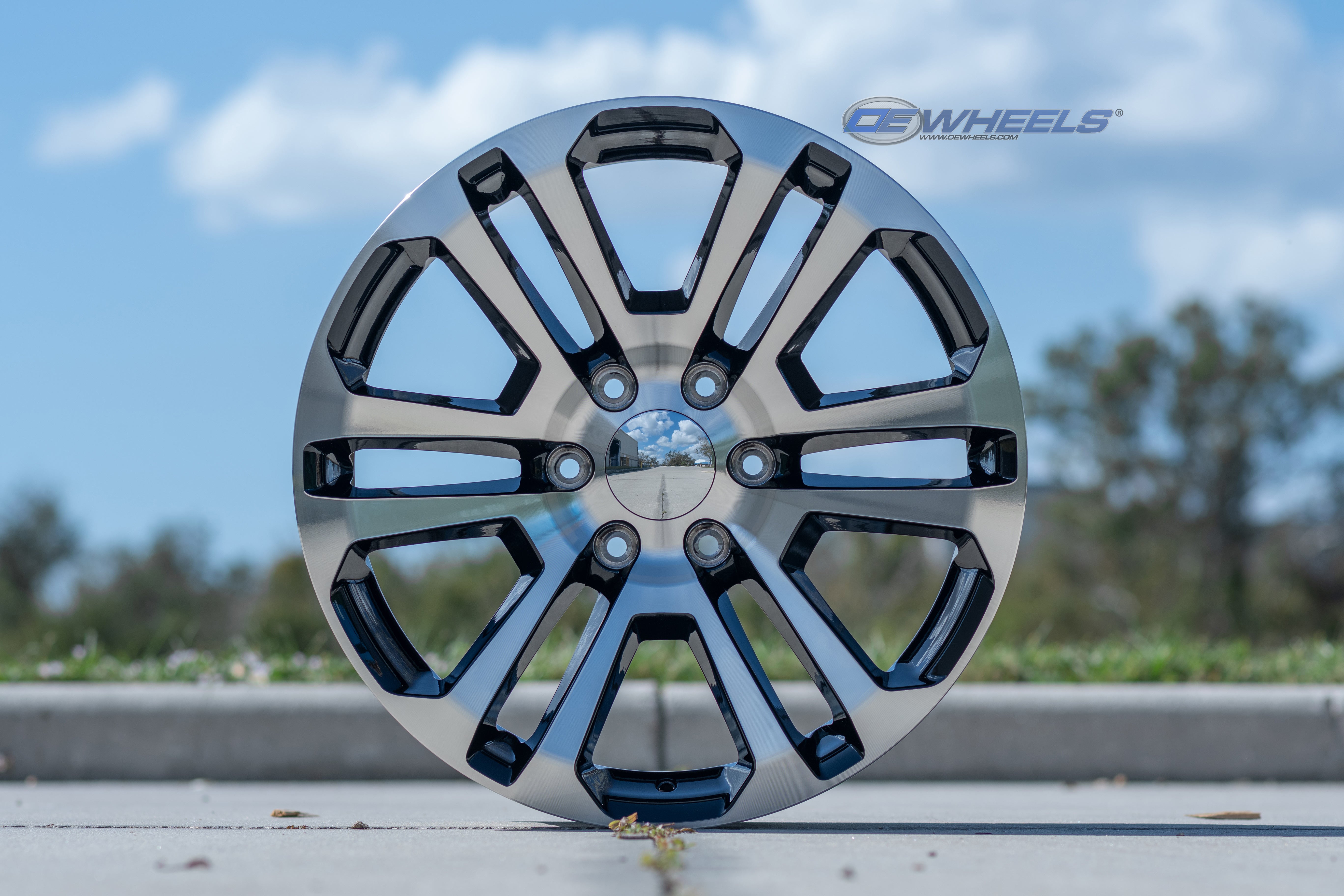 OE Wheels CV99-20090-6550-31MB 20" Replica CV99 fits GMC Sierra 20x9 Machined
