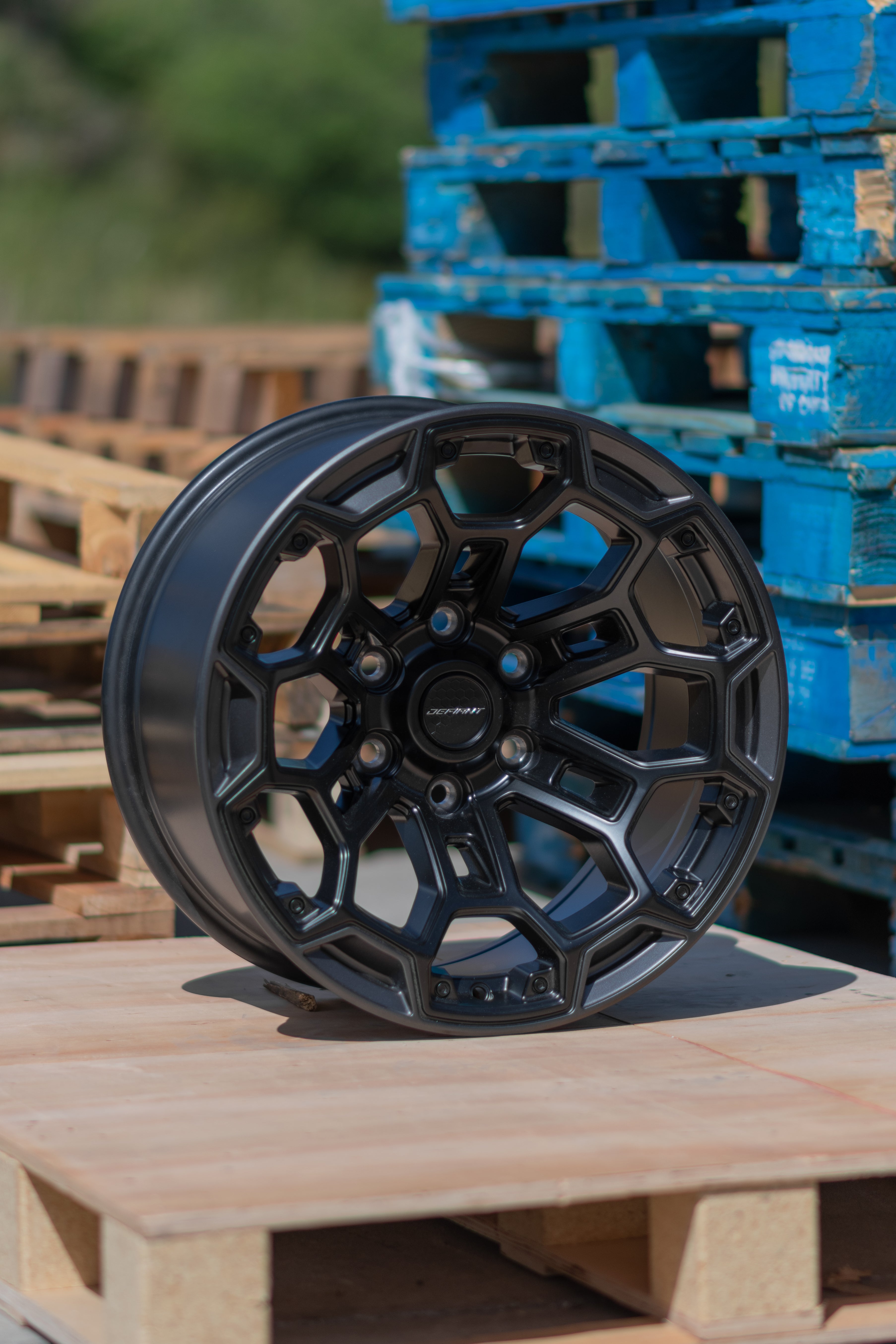 DEFIANT DF03-18090-6550-12B 18x9 6x5.5" -12et in Gloss Black