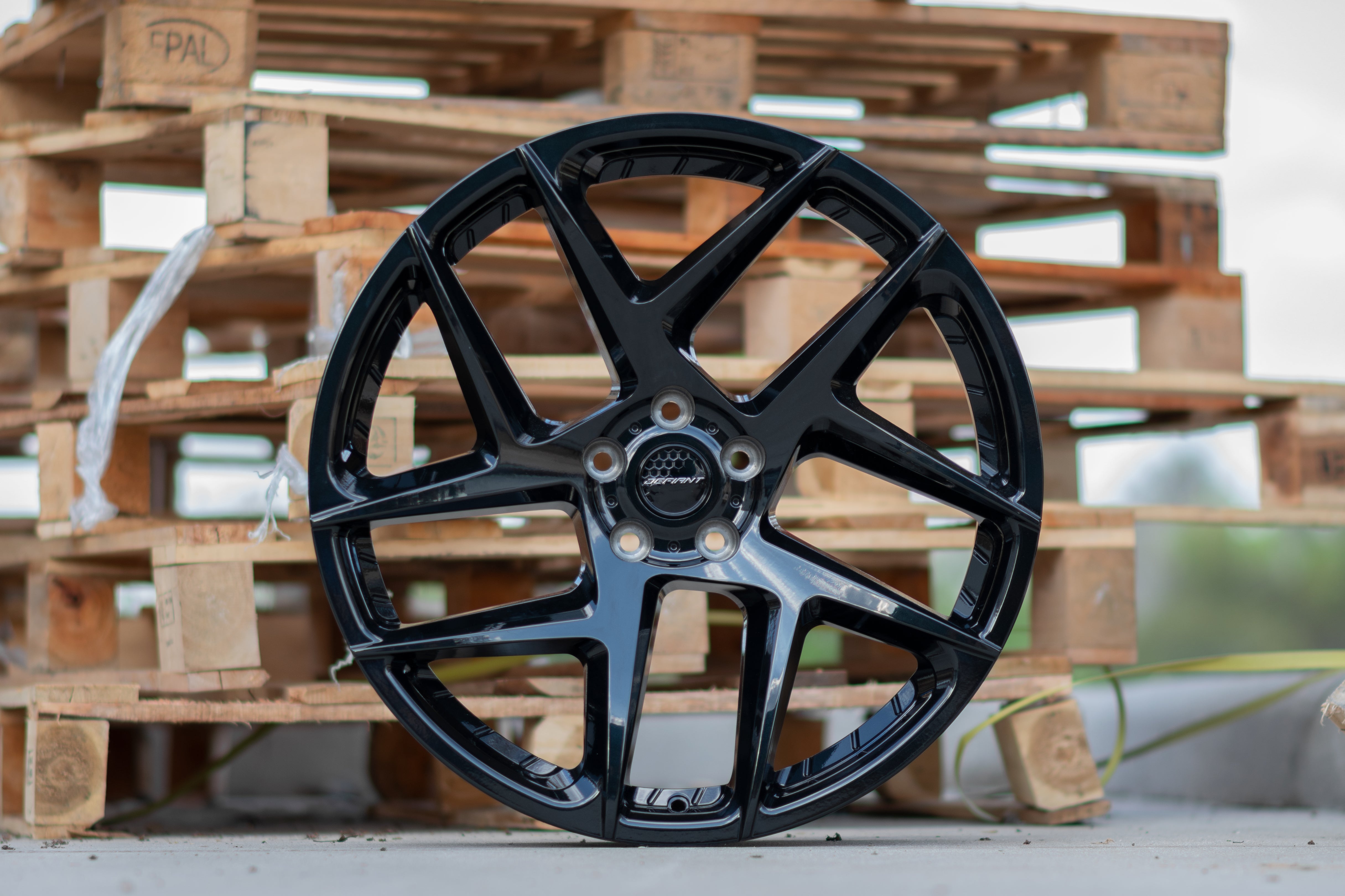 DEFIANT DF05-22100-5108-37B 22x10 5x108mm +37et in Gloss Black