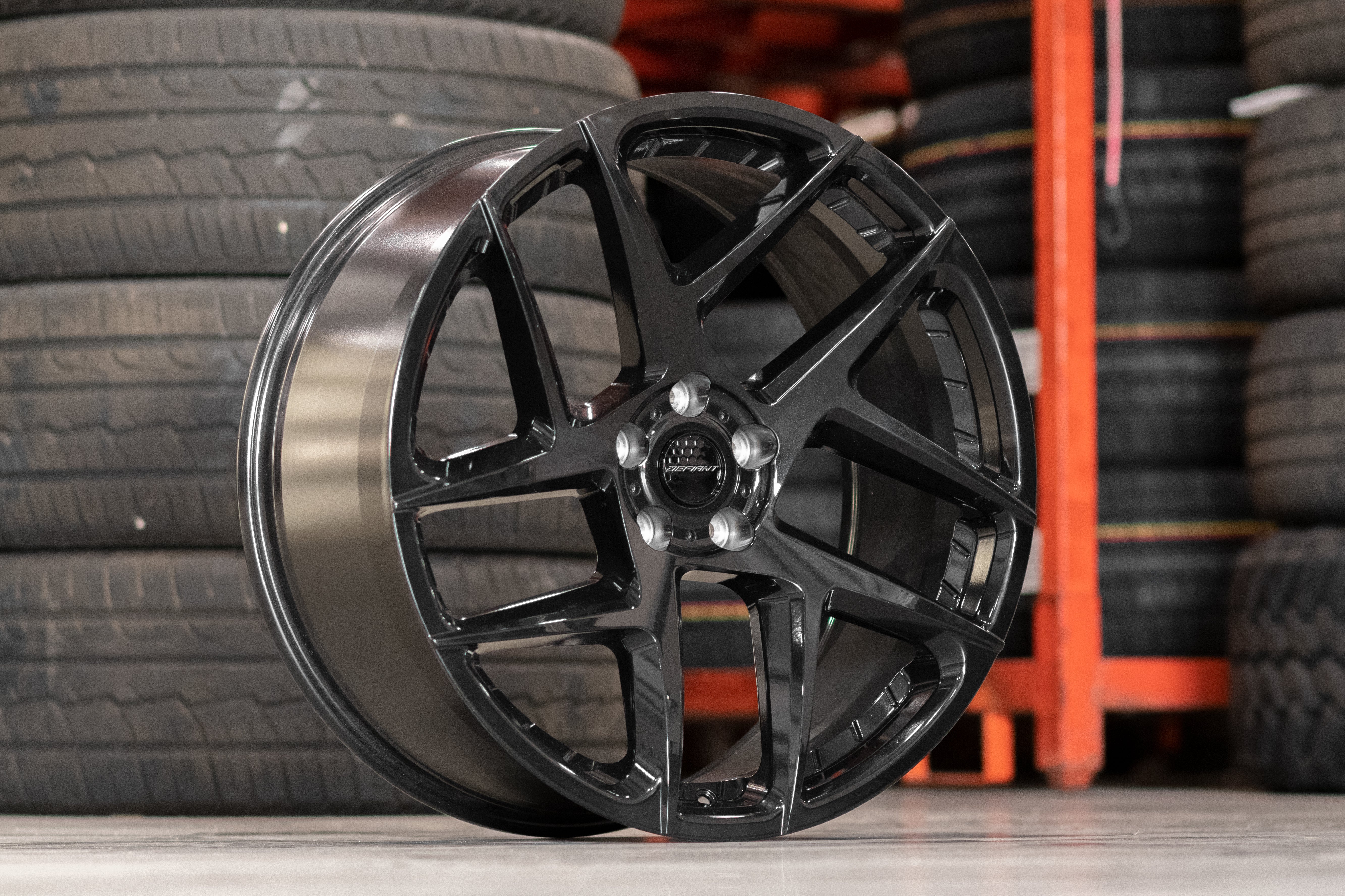 DEFIANT DF05-22100-5120-37B 22x10 5x120mm +37et in Gloss Black
