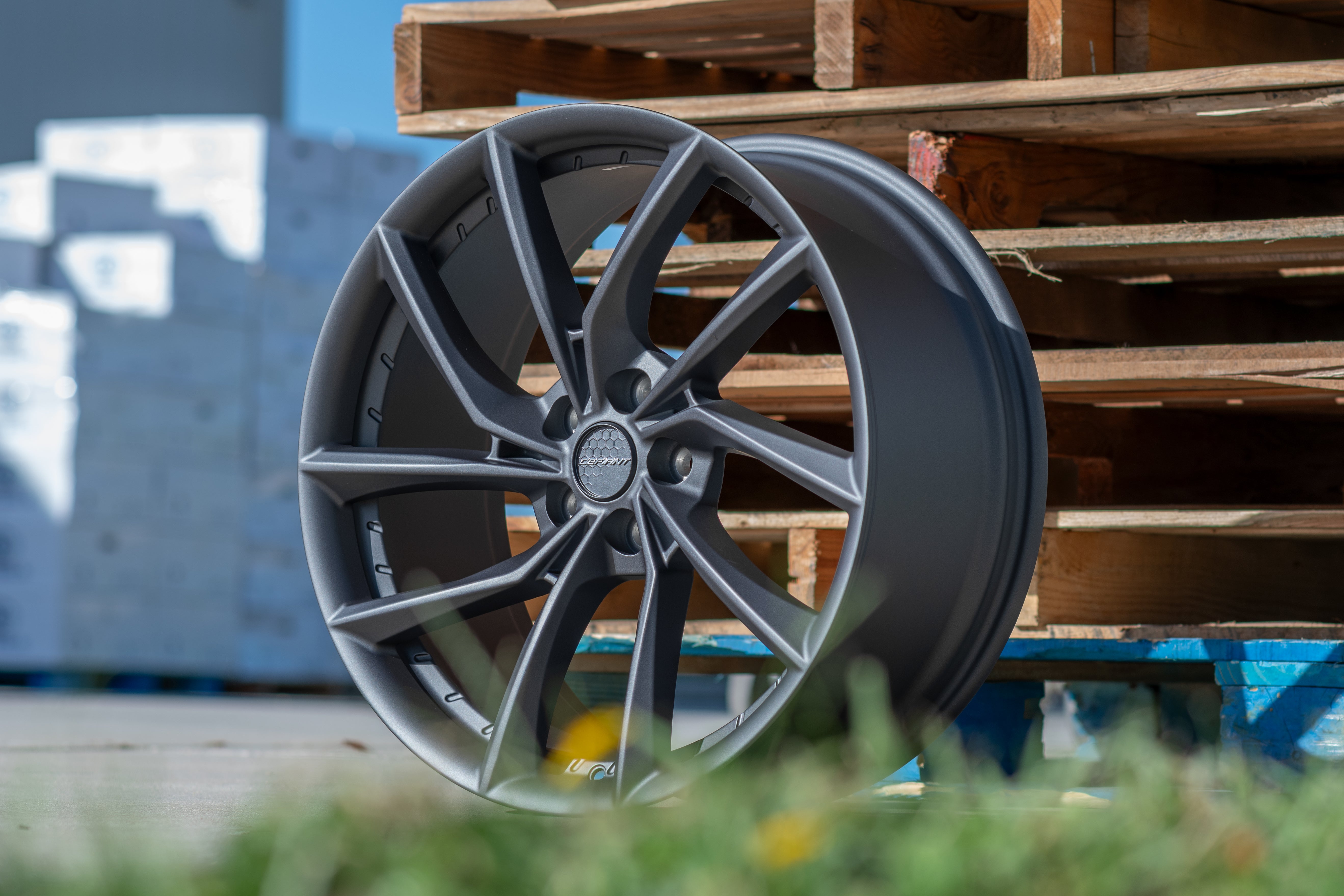 DEFIANT DF06-20090-5120-35G1 20x9 5x120mm +35et in Dark Satin Charcoal