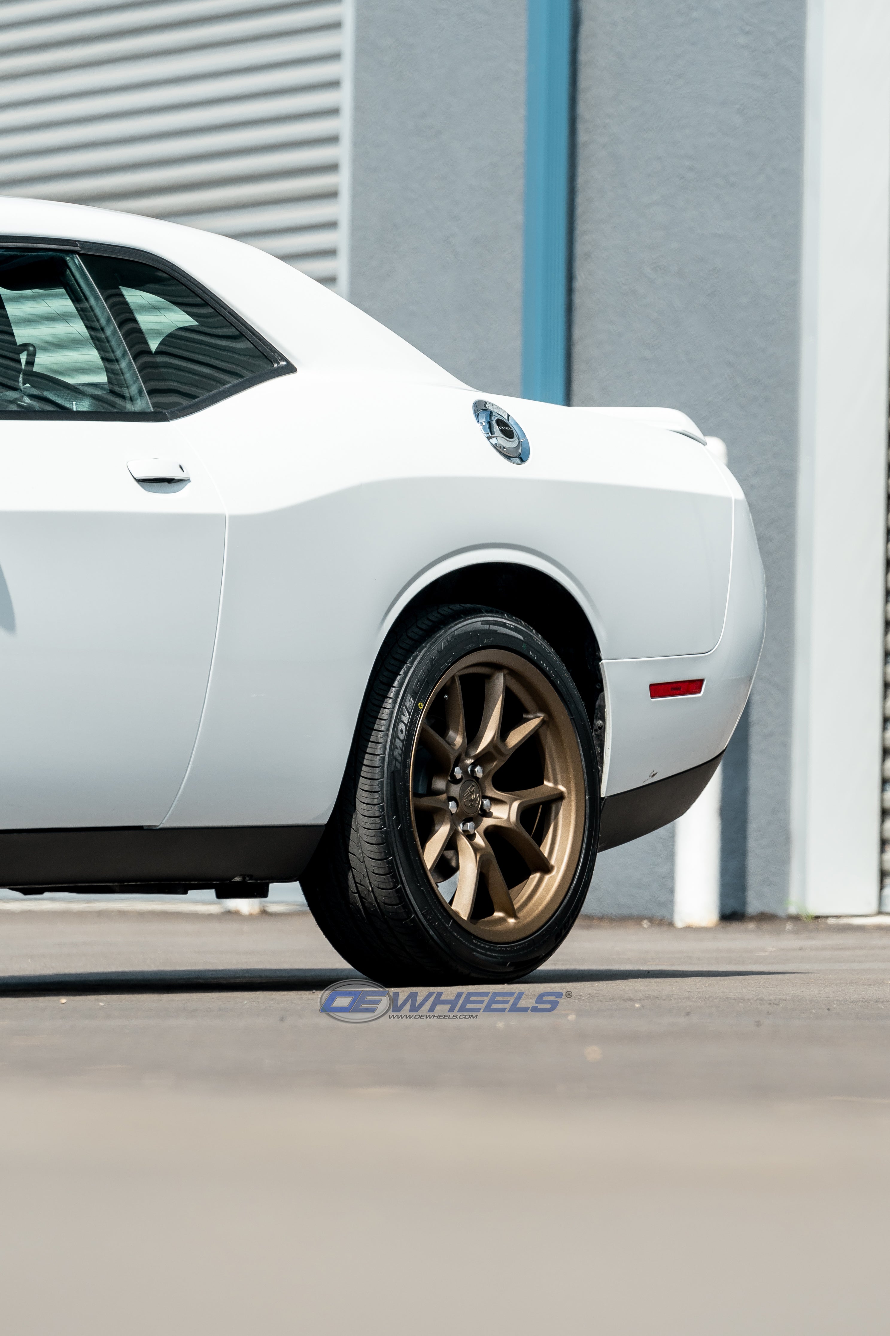 OE Wheels DG21-20100-5115-18BR 20" Replica fits Dodge Challenger 20x10 Bronze