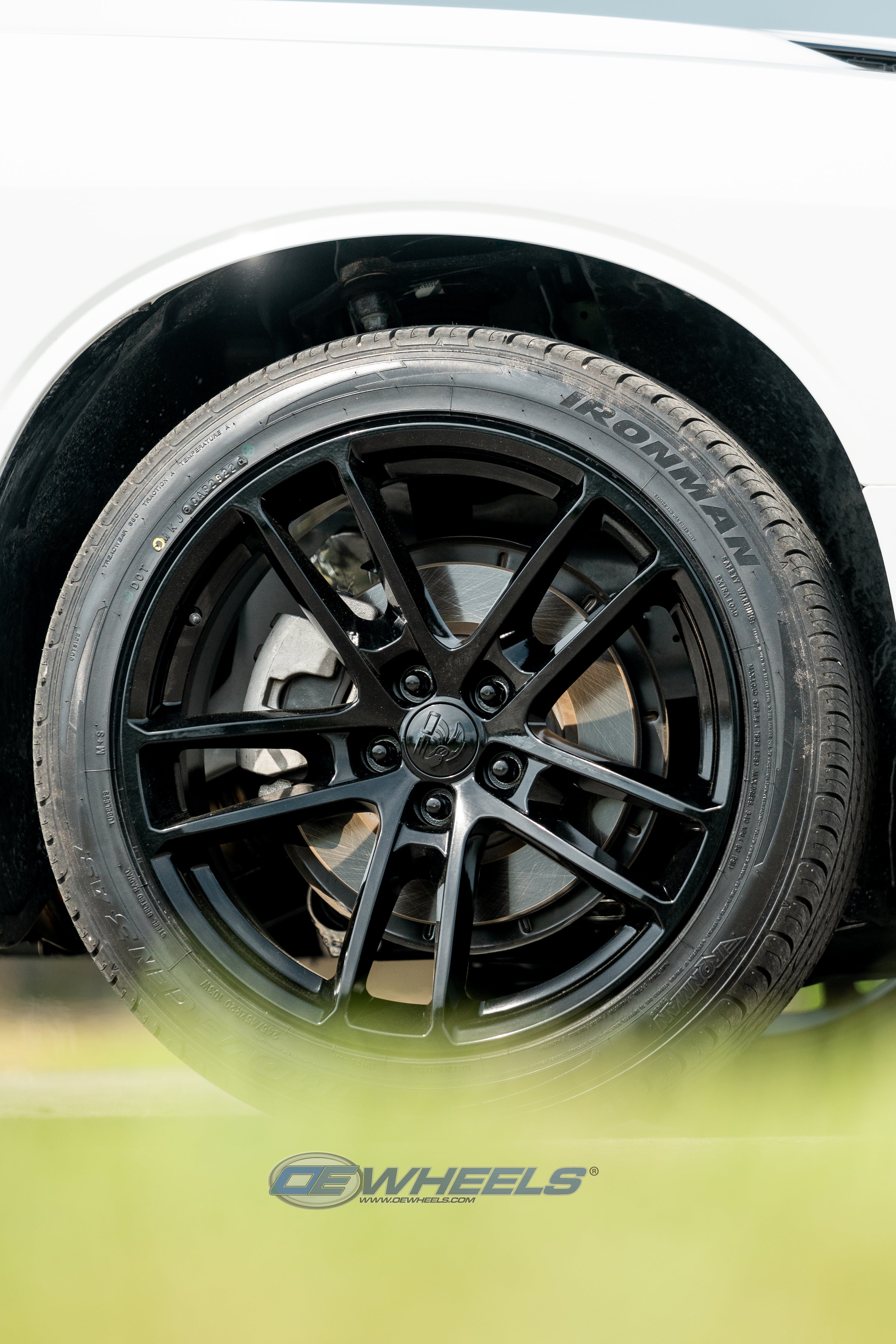 OE Wheels DG23-20100-5115-18B 20" Replica fits Dodge Challenger Gloss Black