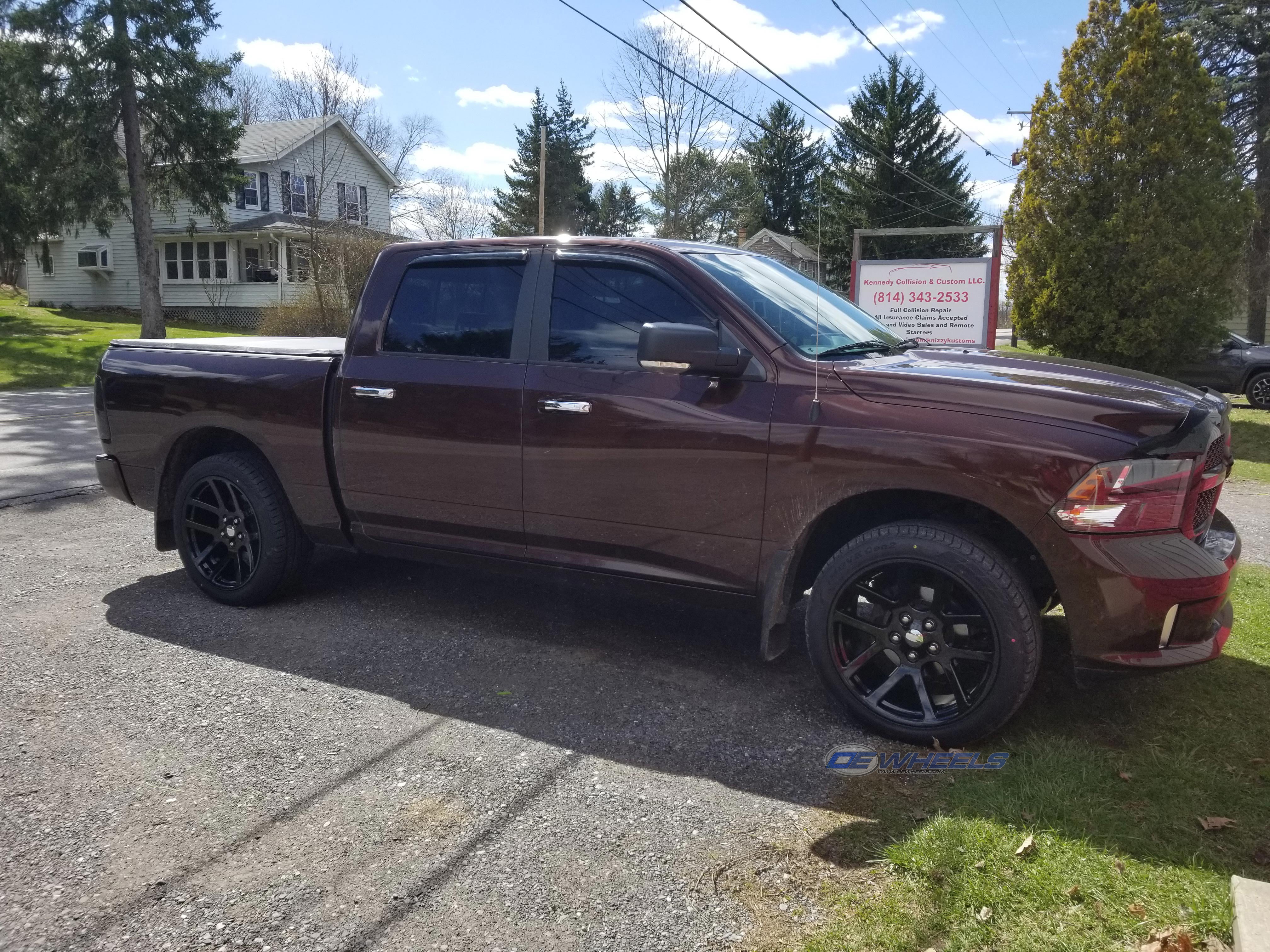 OE Wheels DG51-22100-5550-25B 22" Replica DG51 fits Dodge RAM 22x10 Black