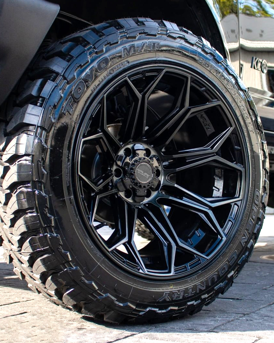 4PLAY 4P83-20090-6D55-0B Gen3 20x9 6x5.5 & 6x135mm 0et in Gloss Black