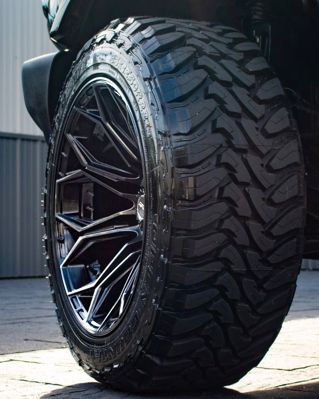 4PLAY 4P83-20090-6D55-0B Gen3 20x9 6x5.5 & 6x135mm 0et in Gloss Black
