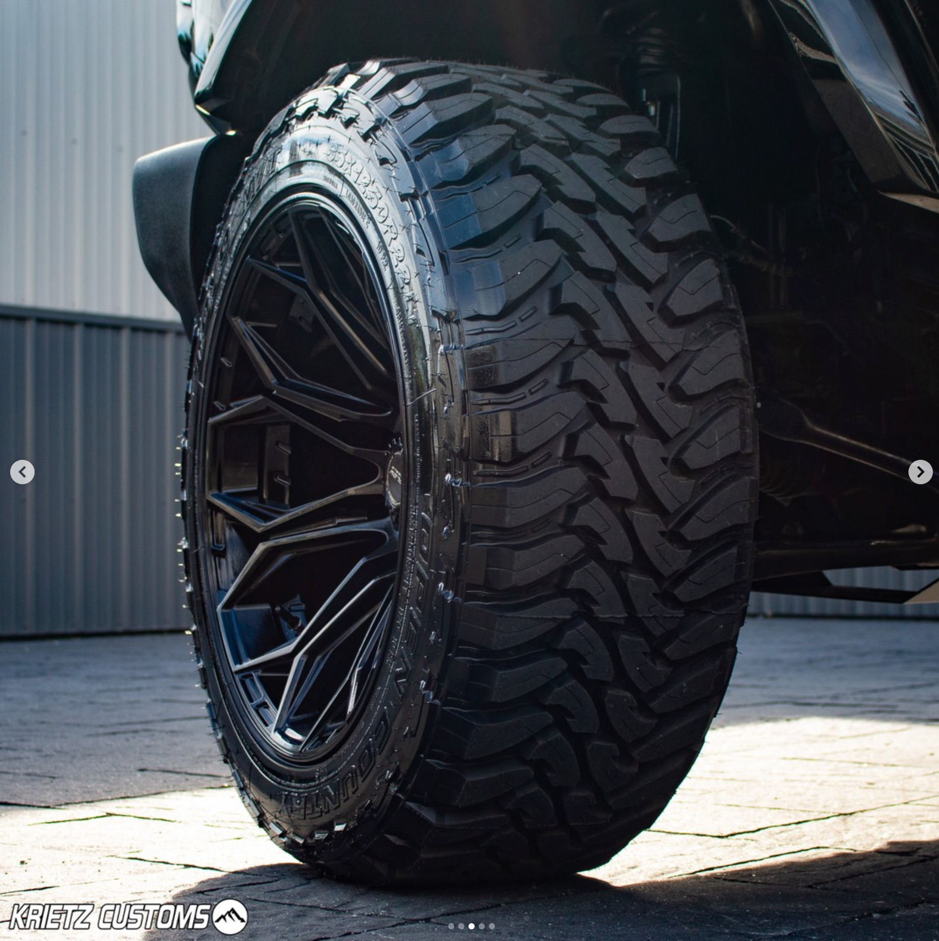 4PLAY 4P83-22100-6D55-18B Gen3 22x10 6x5.5 & 6x135mm -18et in Gloss Black
