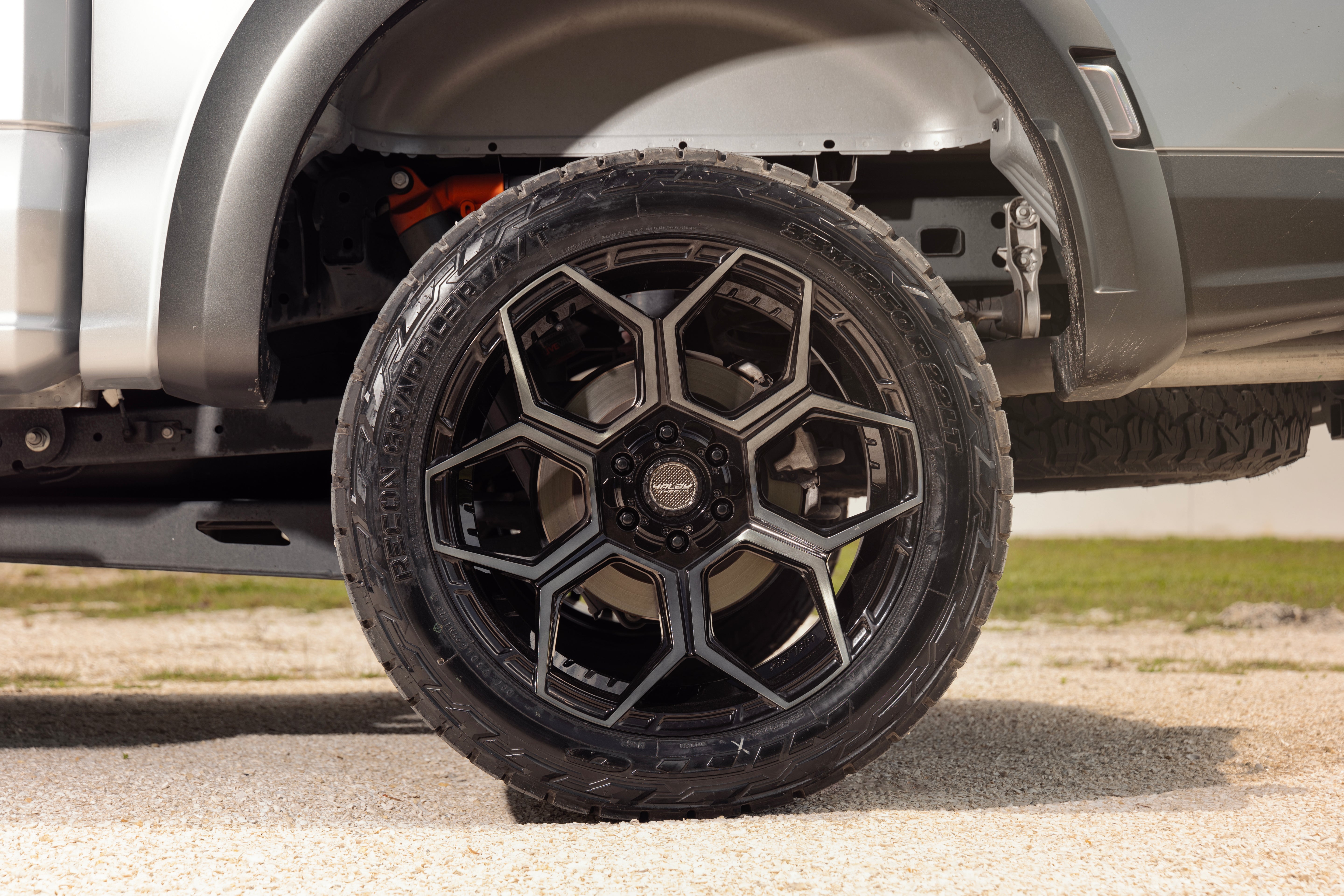 4PLAY 4PS26-18090-6D55-18BBT Sport2.0 18x9 6x135mm & 6x5.5" +18et in Black