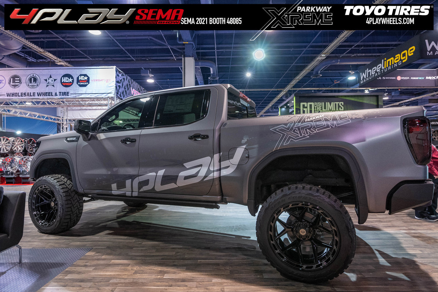 4PLAY 4P55-24120-6D55-44BBT Gen3 24x12 6x135mm & 6x5.5" -44et in Brushed Black
