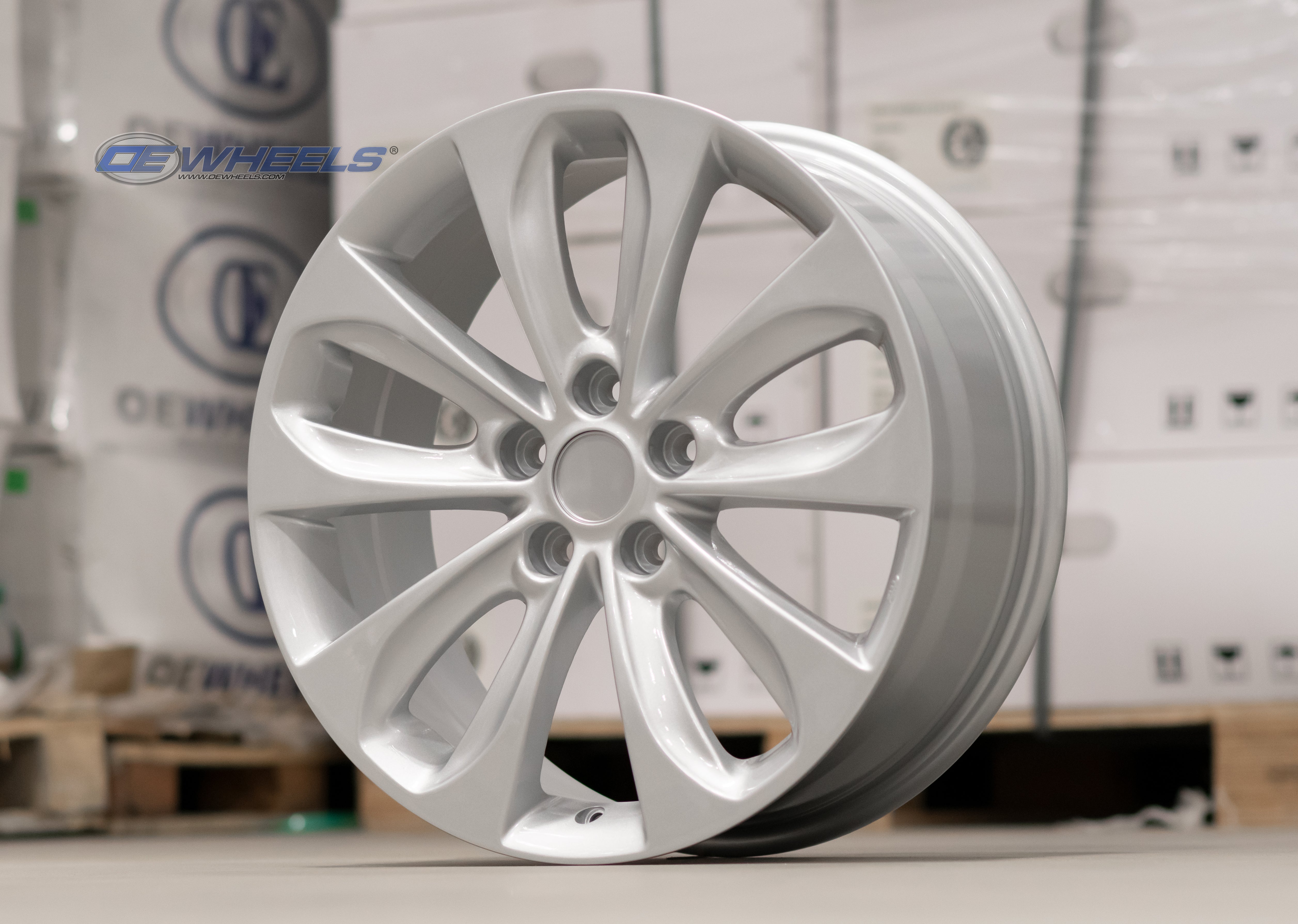 OE Wheels HY02-18075-5450-48S 18" Replica HY02 fits Hyundai 18x7.5 Silver