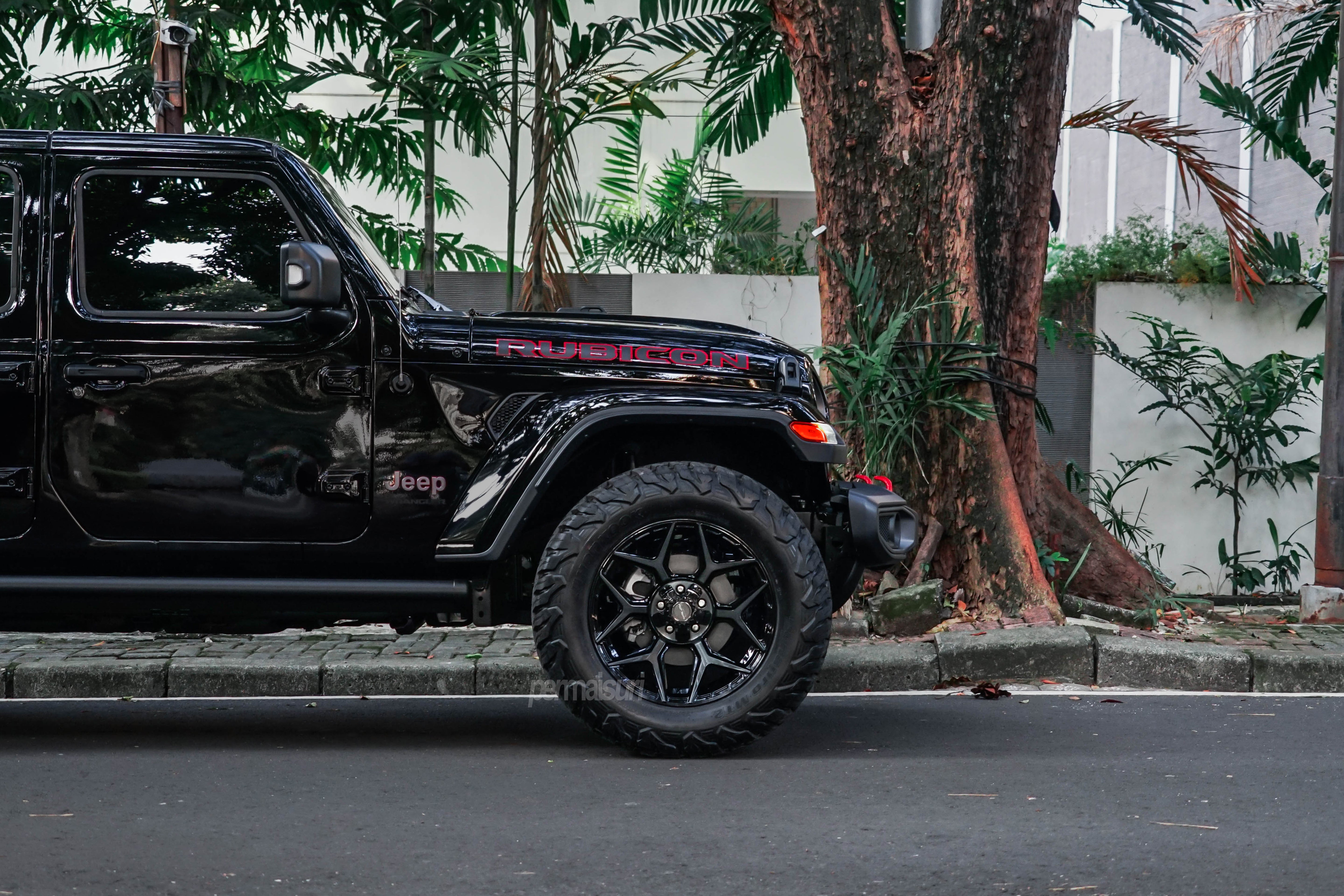 4PLAY 4P06-20100-5D55-18BBT Gen3 20x10 5x5" & 5x5.5" -18et in Brushed Black