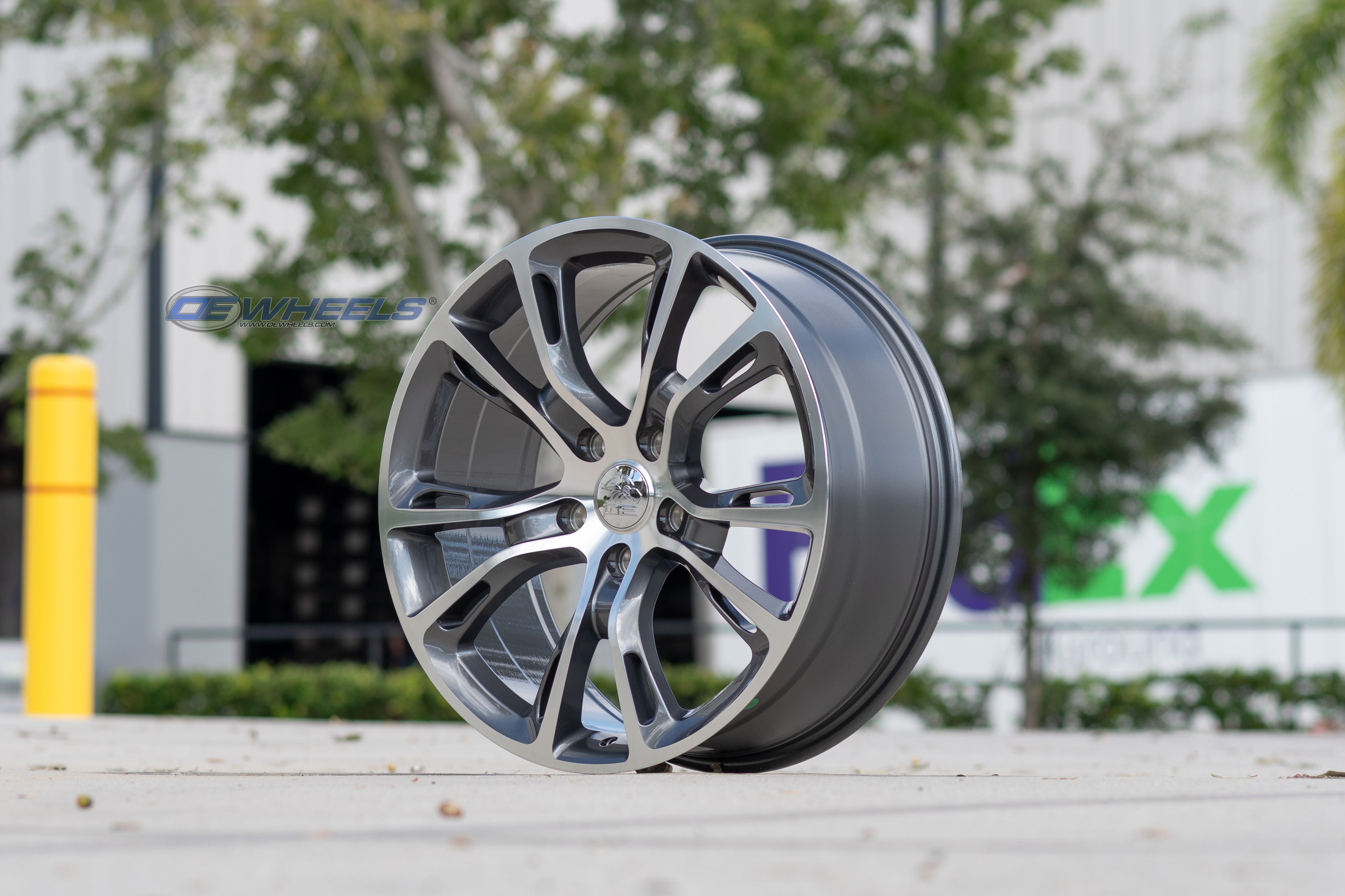 OE Wheels JP16-20085-5500-42MG 20" Replica fits Jeep Grand Cherokee Gunmetal