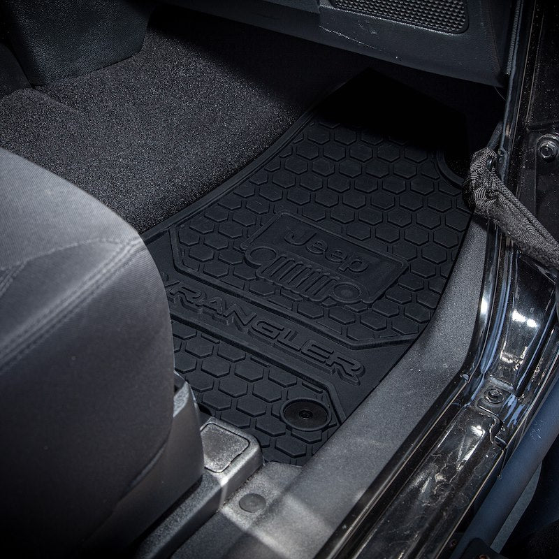 PLASTICOLOR 001803R01 fits JEEP APP SPECIFIC MATS