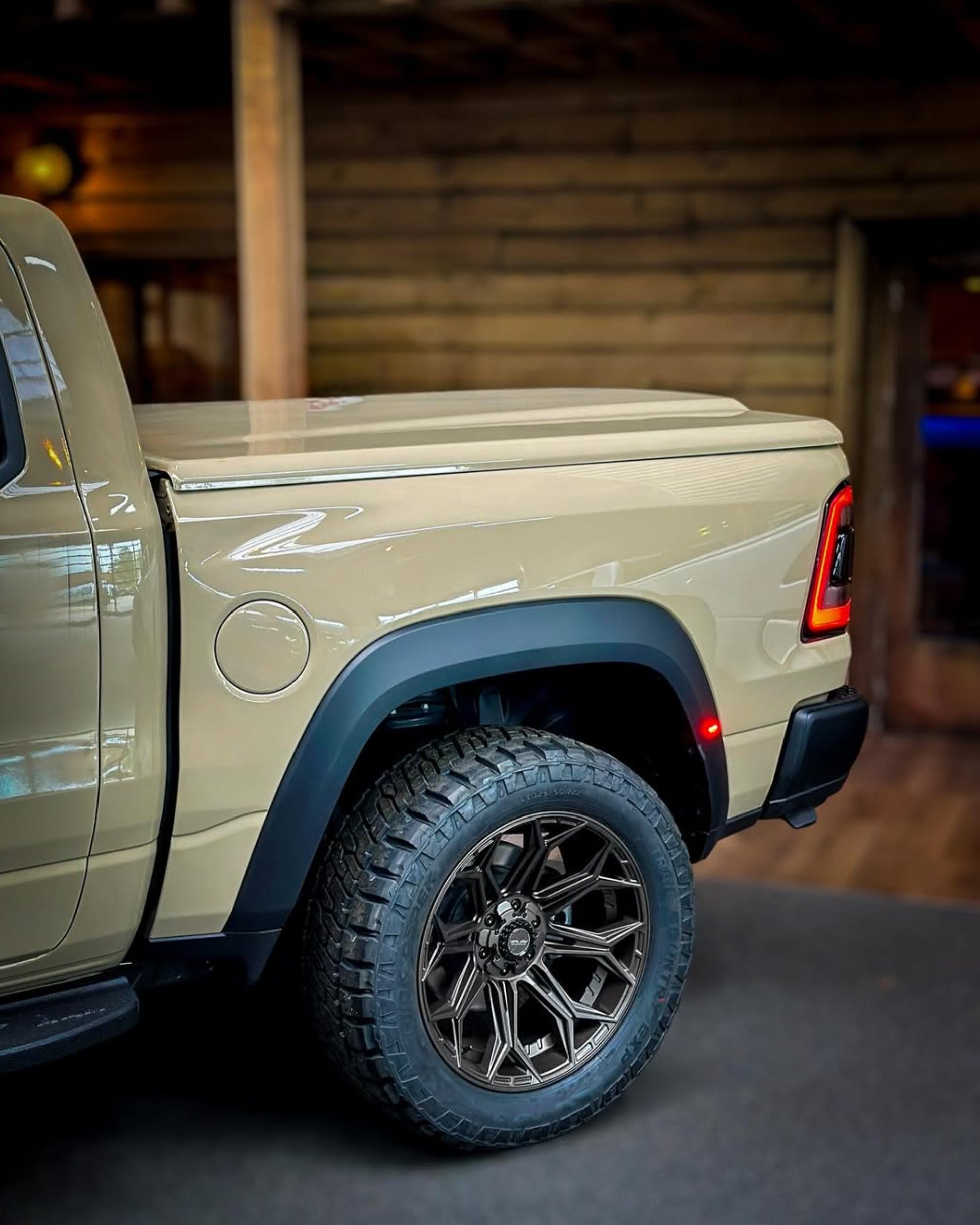 4PLAY 4P83-22100-6D55-18BR Gen3 22x10 6x135mm & 6x5.5" -18et in Bronze