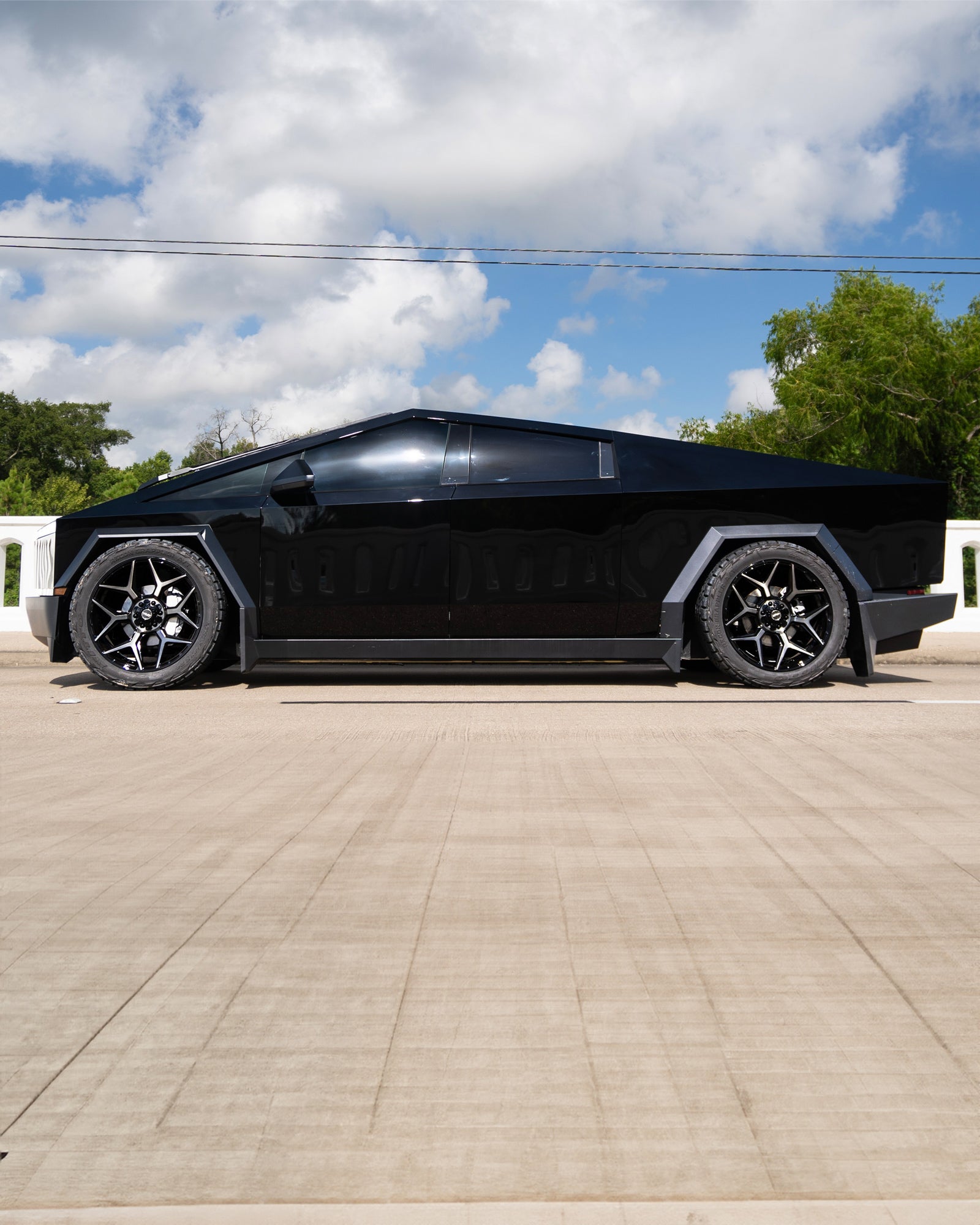 4PLAY 4P06-24100-6D55-18B1 Gen3 24x10 6x5.5 & 6x135mm 18et in Satin Black