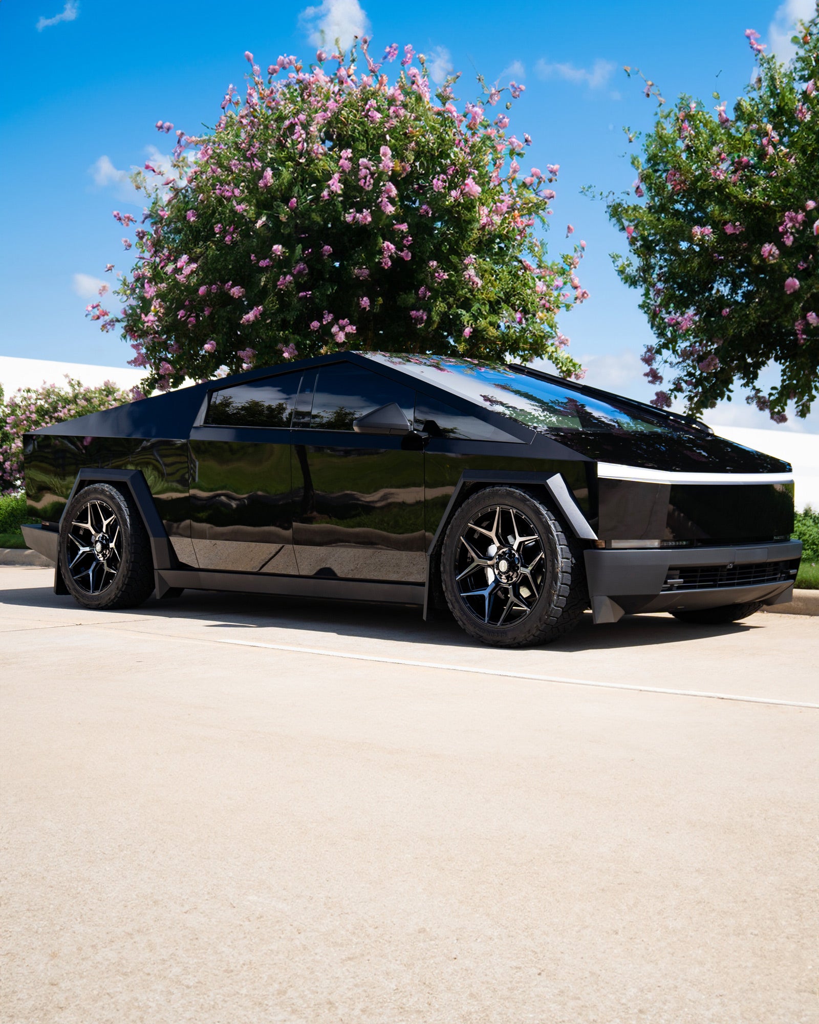4PLAY 4P06-24100-6D55-18B1 Gen3 24x10 6x5.5 & 6x135mm 18et in Satin Black