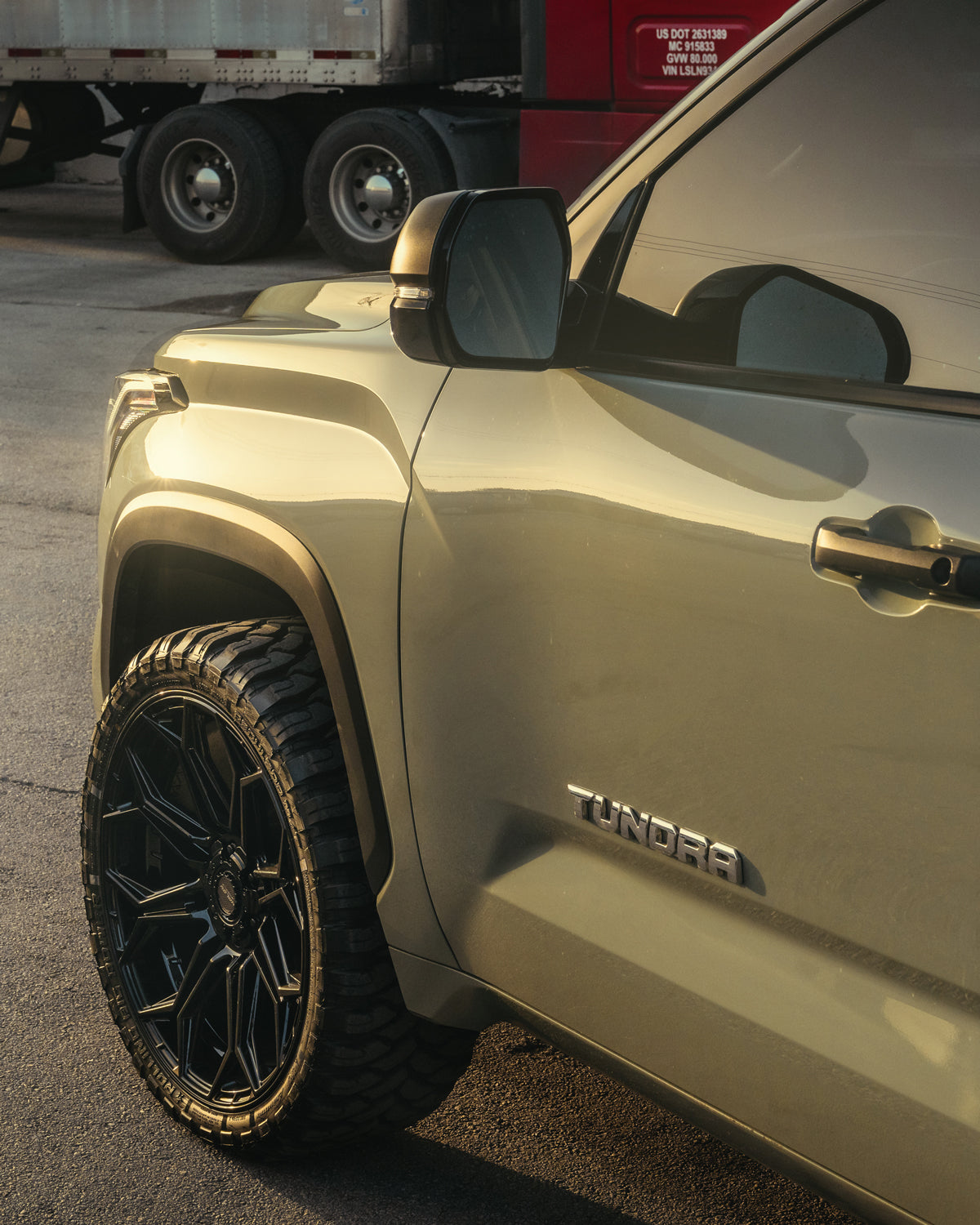 4PLAY 4P83-24100-6D55-18BBT Gen3 24x10 6x135mm & 6x5.5" +18et in Brushed Black