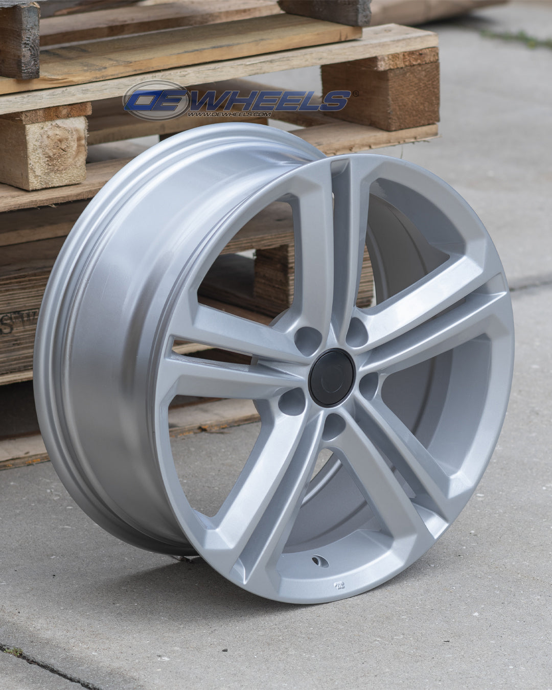 OE Wheels VW18-18080-5112-45S 18" Replica VW18 fits Volkswagen Jetta 18x8 Silver
