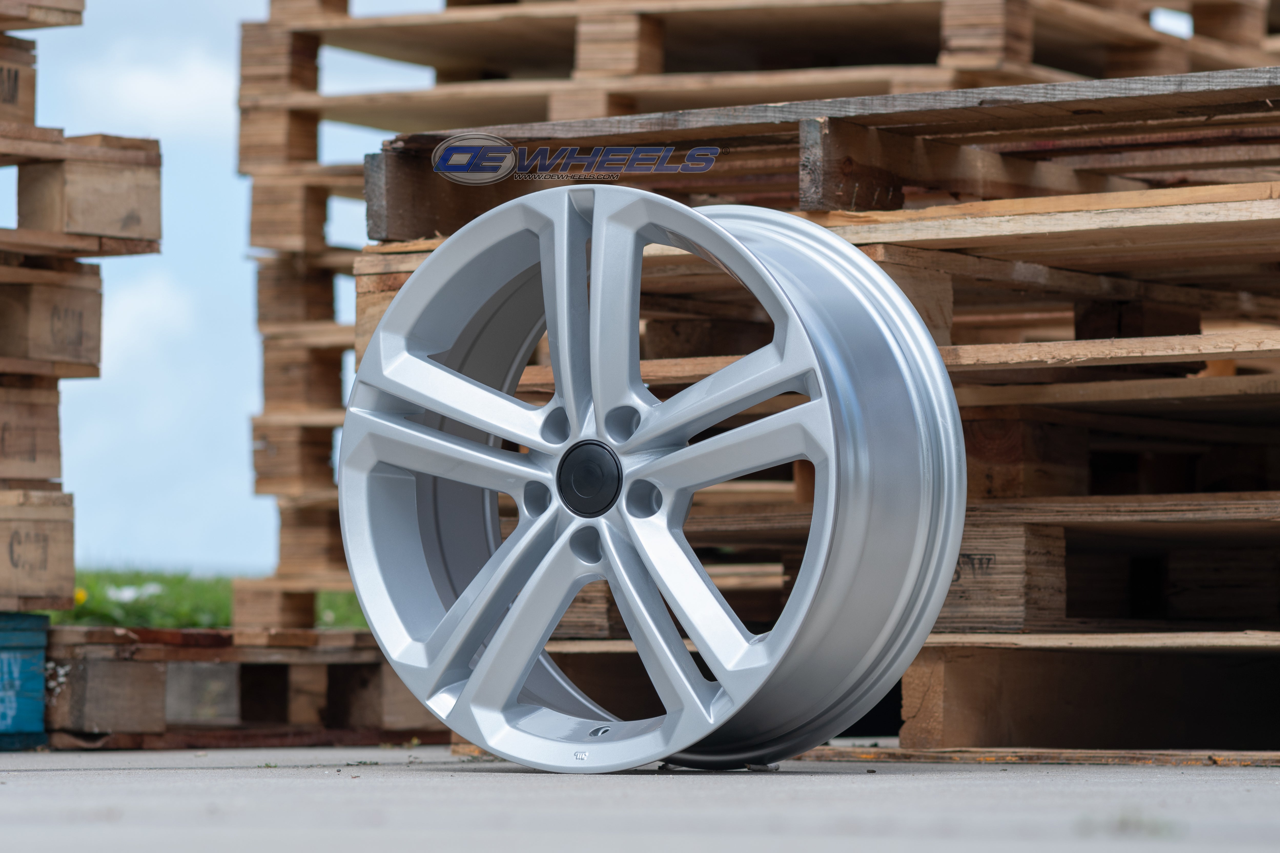 OE Wheels VW18-18080-5112-45S 18" Replica VW18 fits Volkswagen Jetta 18x8 Silver