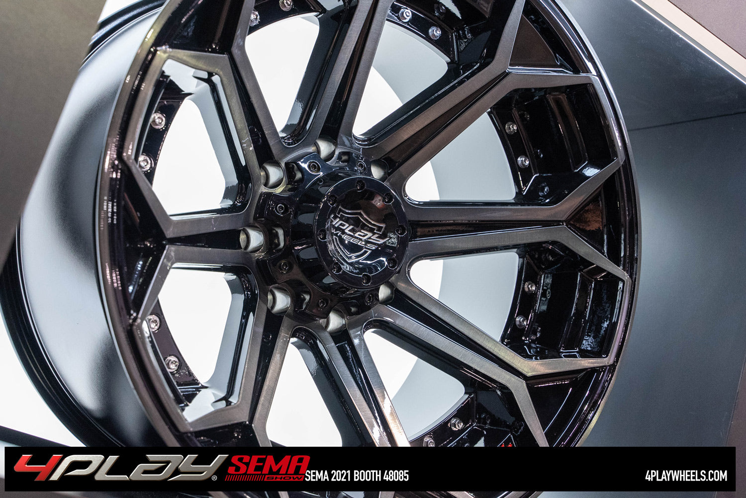 4PLAY 4P80R-22120-8170-44BBT Gen2 22x12 8x170mm -44et in Brushed Black