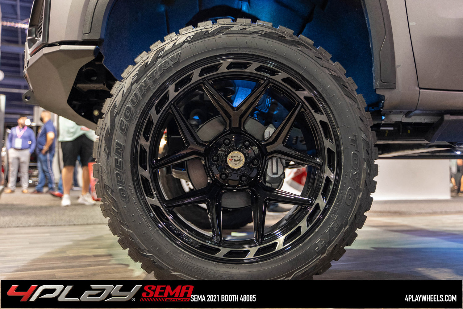4PLAY 4P55-22120-6D55-44BBT Gen3 22x12 6x135mm & 6x5.5" -44et in Brushed Black