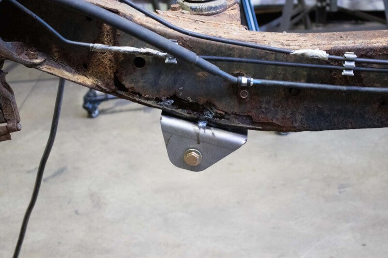 RustBuster RB7111 Leaf Spring Mount