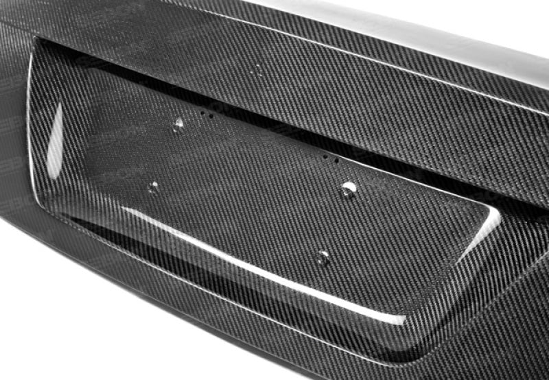 Seibon TL1112MBW204 Mercedes C-Class OE Style Carbon Fiber Trunk