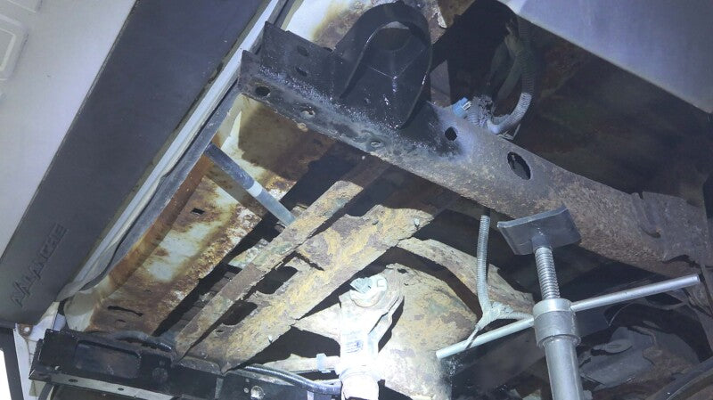 RustBuster RB7416 Rust Buster Avalanche/fits Suburban/Yukon Rear Body Frame Mount