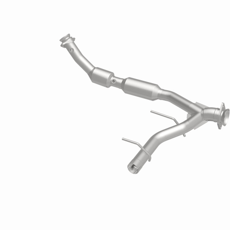 Magnaflow 4583078 03-04 fits Ford Expedition 5.4L Direct Fit Converter