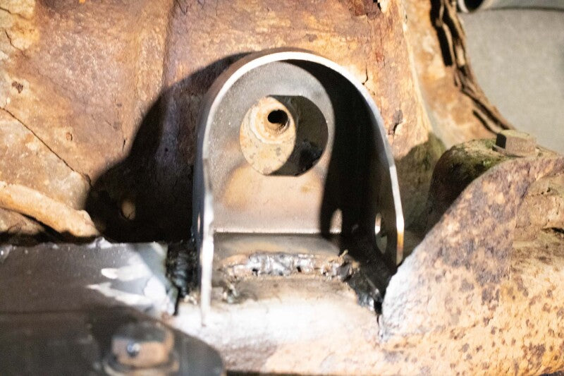 RustBuster RB7416 Rust Buster Avalanche/fits Suburban/Yukon Rear Body Frame Mount