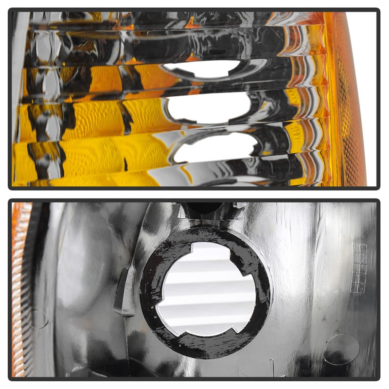 xTune 9042621 01-03 fits Ford Explorer Sport 4pc OEM Style Headlights w/Corners